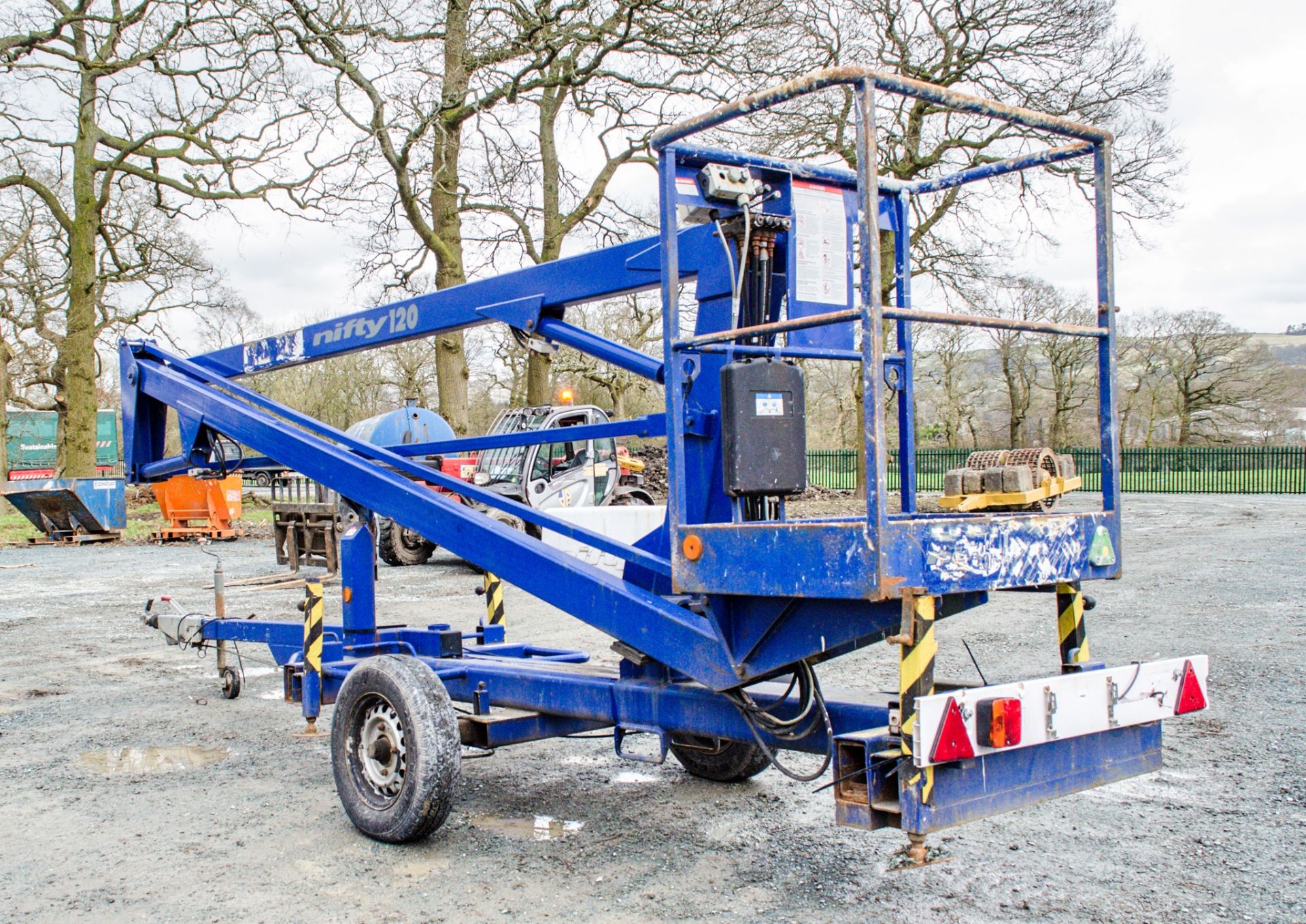 Nifty 120 ME fast tow boom access lift Year: 2005 S/N: 12698 - Bild 4 aus 10