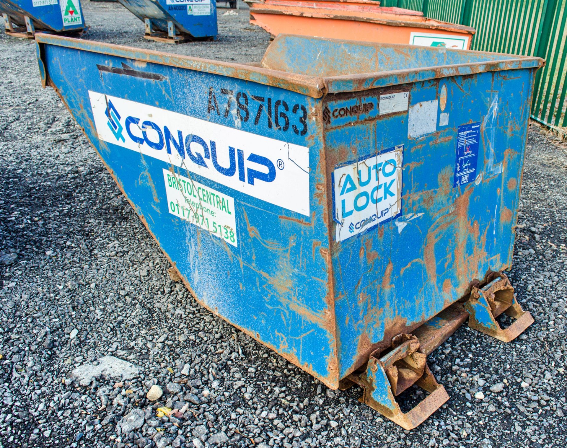 Conquip auto lock steel tipping skip A787163 - Image 2 of 2