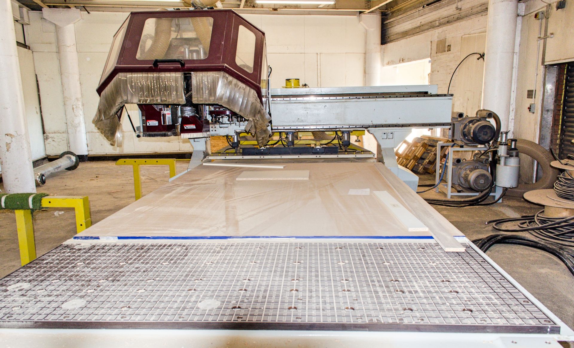Anderson Stratos Pro XL CNC router Year: 2007 S/N: 96056 Bed size: 7 ft x 12 ft ** Viewing by - Image 12 of 20