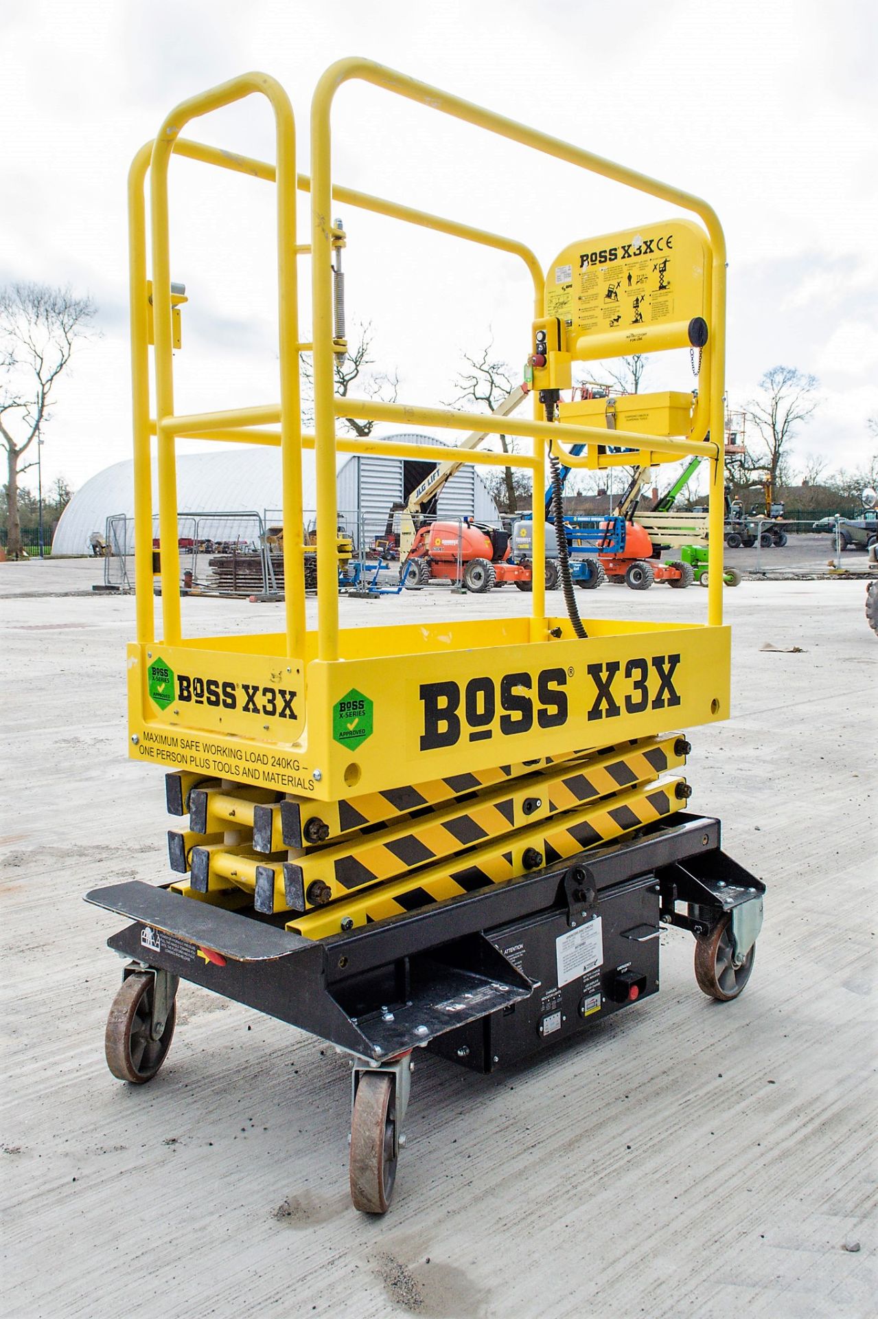 Boss X3X battery electric push around access platform Year: 2019 S/N: 30192 A1097452 - Image 2 of 4