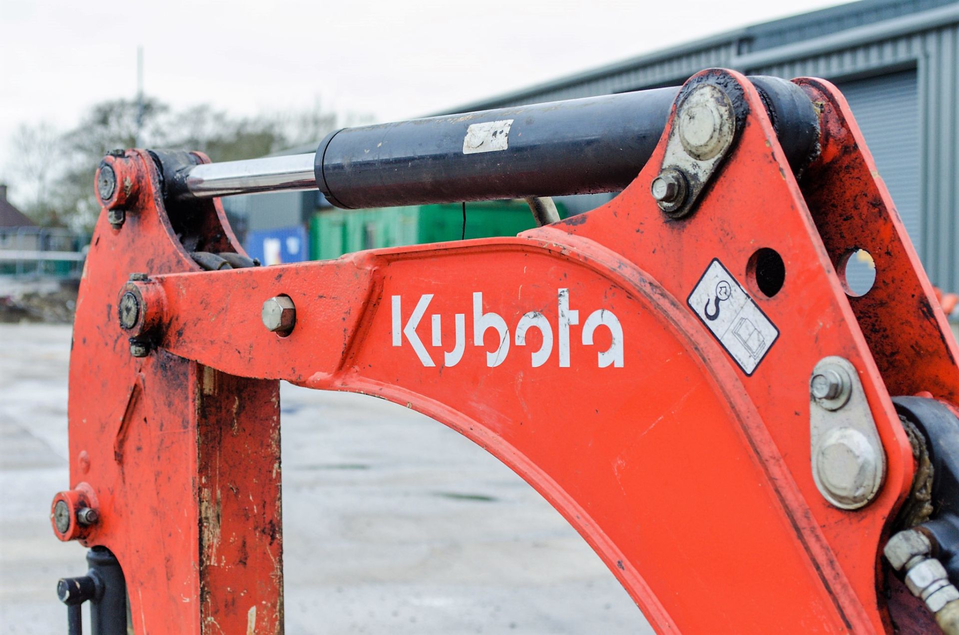 Kubota K008-3 0.8 tonne rubber tracked micro excavator Year: 2017 S/N: 29274 Recorded Hours: 1105 - Image 13 of 18