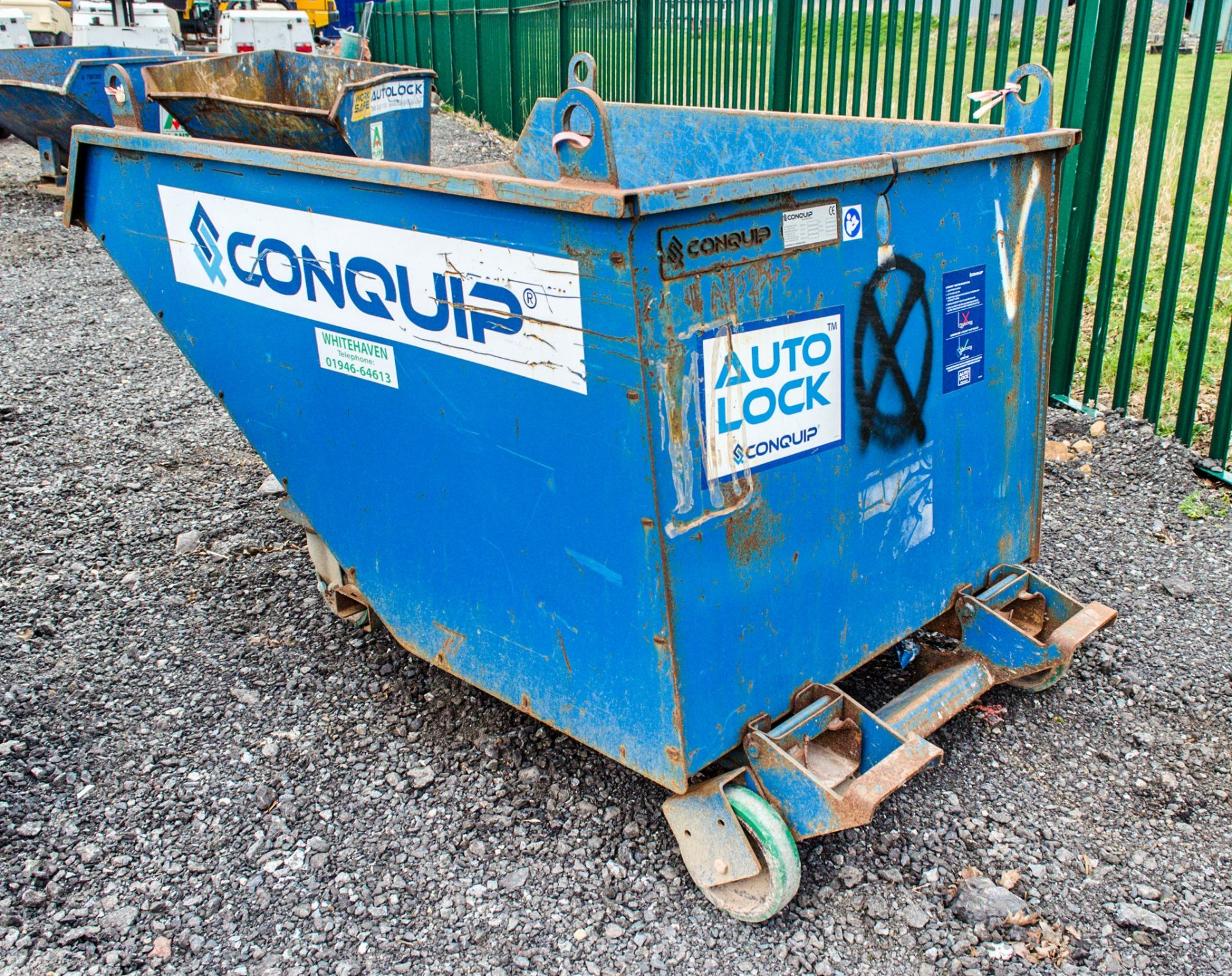 Conquip autolock steel fork lift tipping skip A955545 - Image 2 of 2