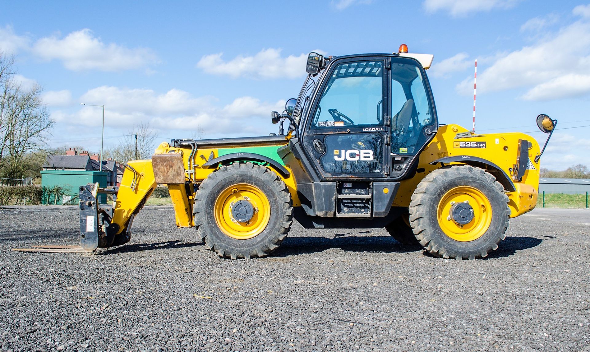 JCB 535-140 Hi-Viz 14 metre telescopic handler Year: 2014 S/N: 2340191 Recorded Hours: 3635 A633914 - Image 7 of 20