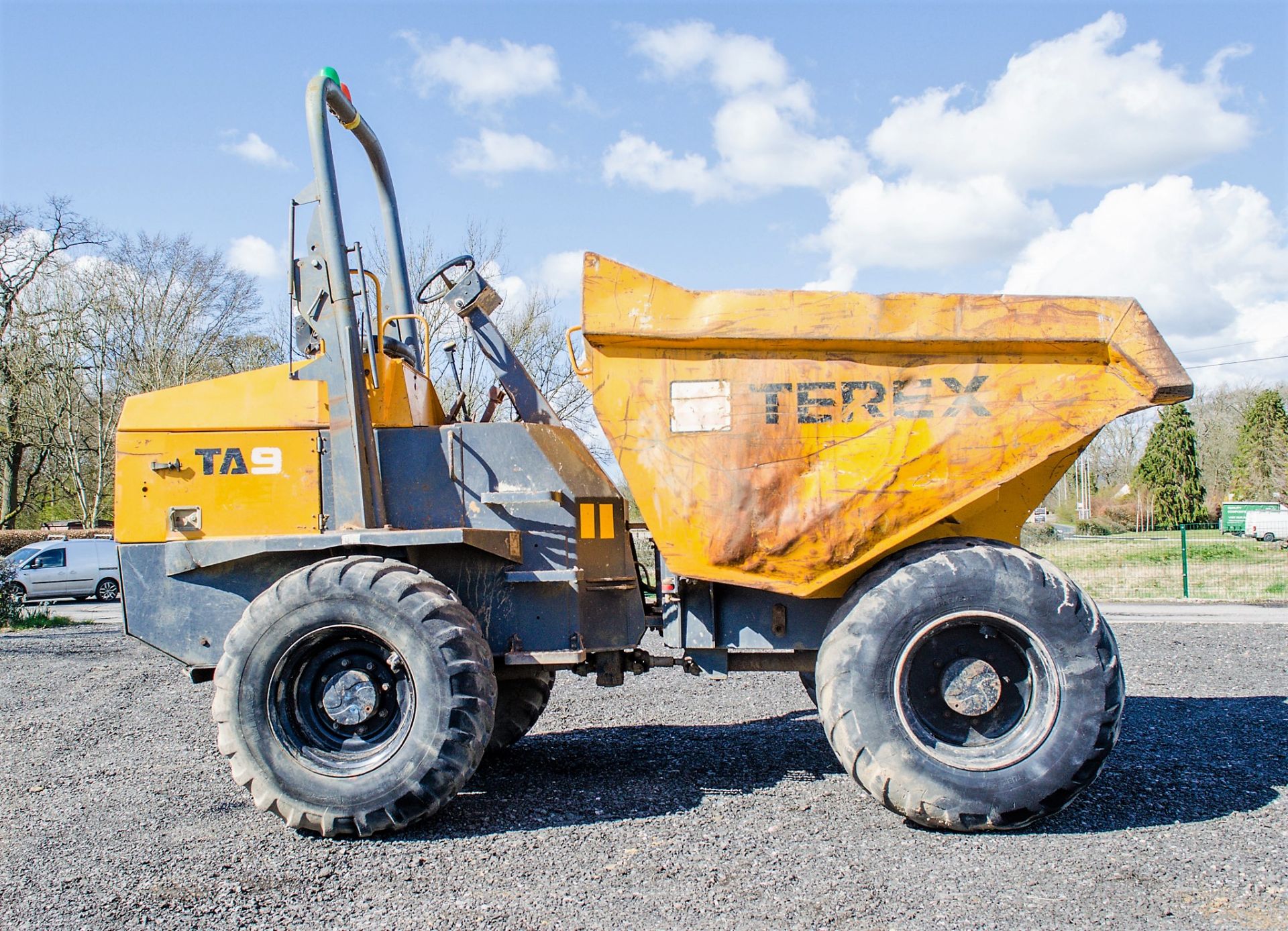 Benford Terex 9 tonne straight skip dumper Year: 2011 S/N: EB6MV2545 D1452 ** Engine smoking ** - Image 8 of 19