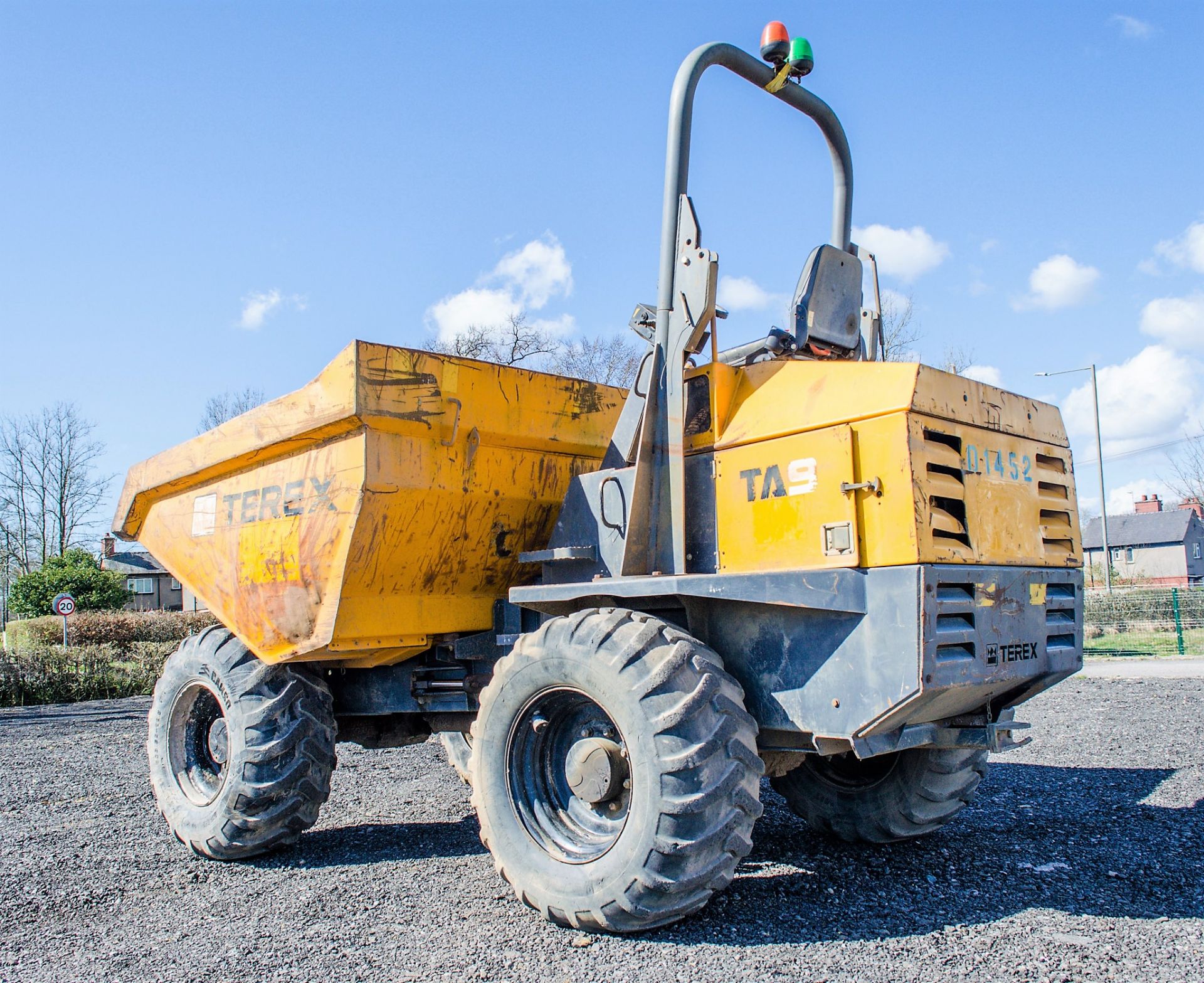 Benford Terex 9 tonne straight skip dumper Year: 2011 S/N: EB6MV2545 D1452 ** Engine smoking ** - Image 3 of 19