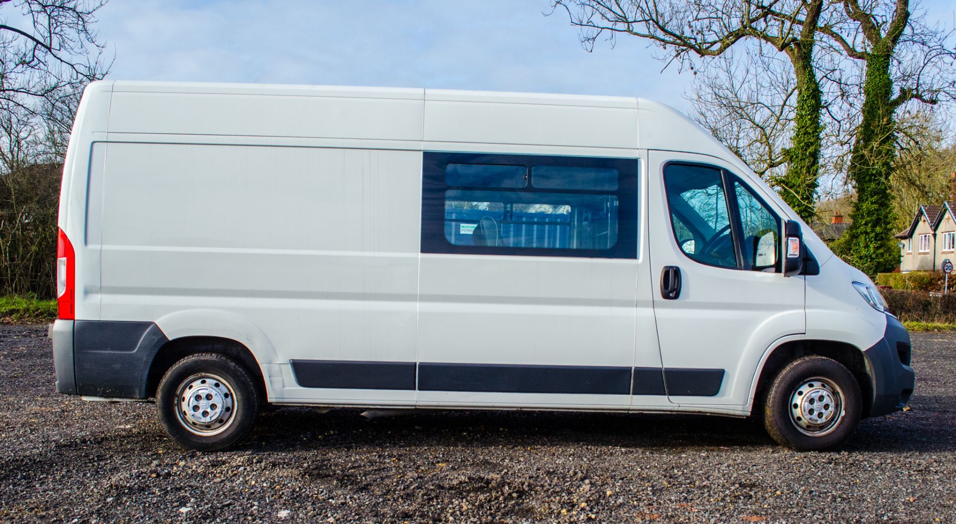 Citroen Relay 35 CLM 2.2 diesel driven 9 seat crew cab panel van Ex MOD  Vin number: - Image 8 of 23