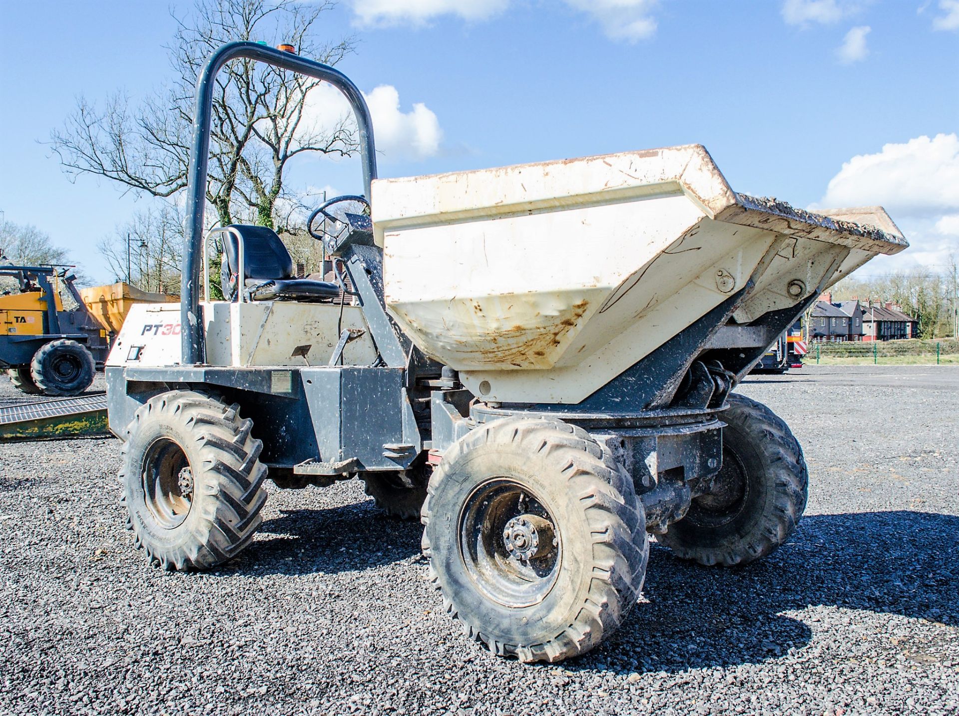 Benford Terex 3 tonne swivel skip dumper Year: 2007 S/N: E702FS057 Recorded Hours: Not displayed ( - Image 2 of 19