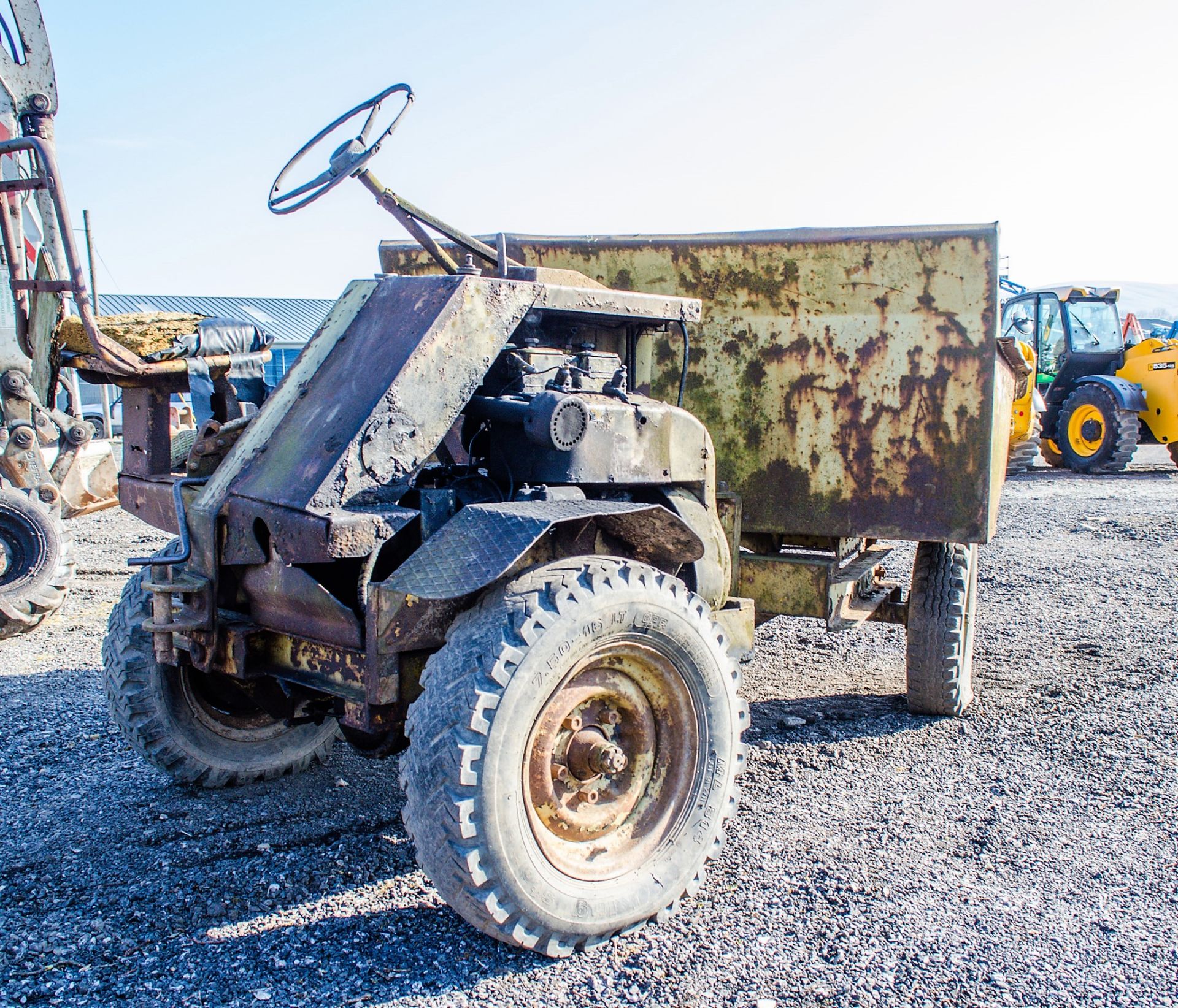 2 tonne diesel driven 4WD dumper Registration Number: GRX 702K ** Dumper starts, runs & drives but - Image 3 of 13