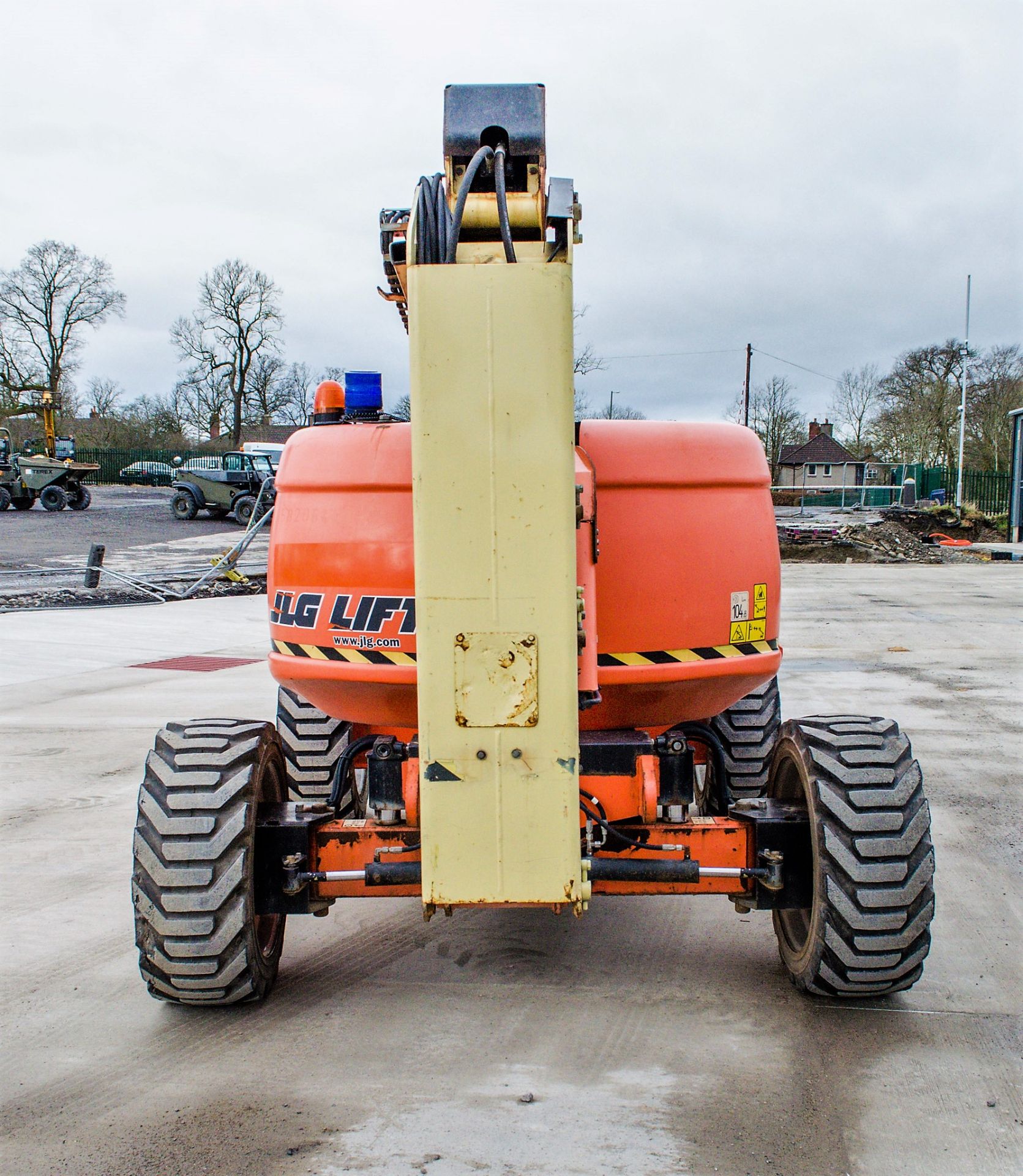 JLG 600AJ diesel driven articulated boom lift access platform Year: 2012 S/N: 60997 Recorded - Image 6 of 15