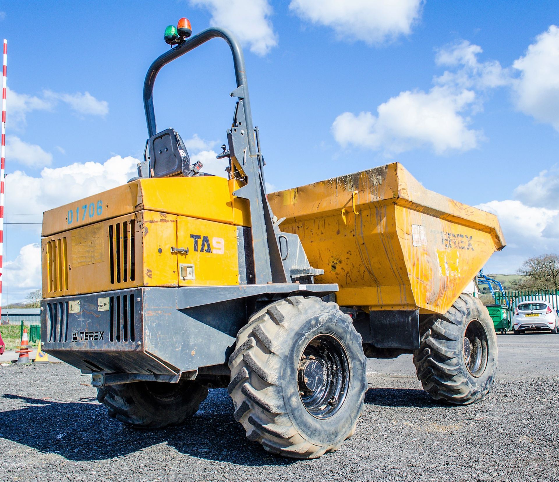 Terex 9 tonne straight skip dumper Year: 2014 S/N: EE1PK4941 Recorded Hours: 2292 D1706 - Image 4 of 19