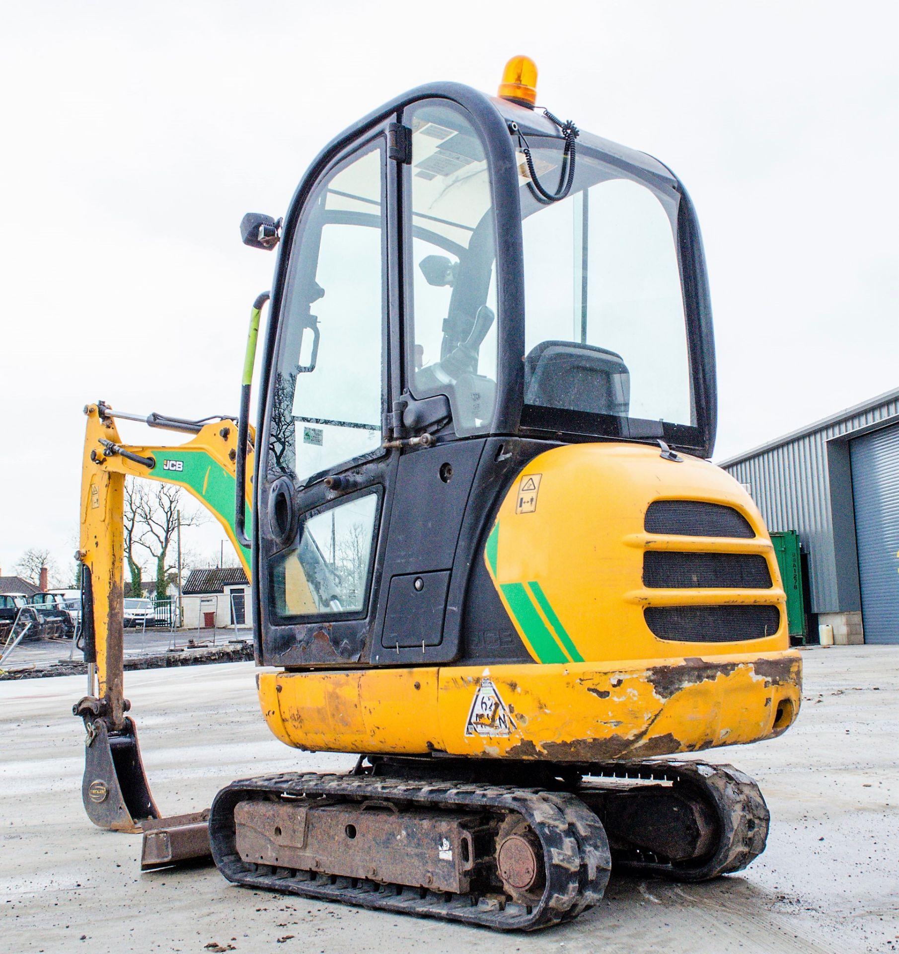 JCB 8016 1.5 tonne rubber tracked mini excavator Year: 2015 S/N: 2071770 Recorded Hours: 1990 blade, - Image 4 of 18