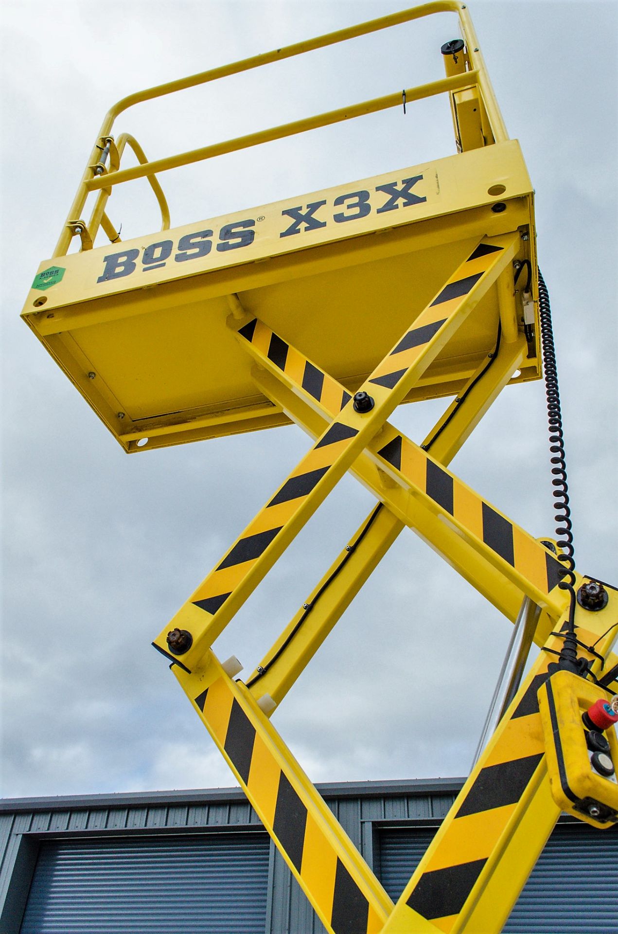 Boss X3X battery electric push around access platform Year: 2019 S/N: 30217 A1097447 - Image 4 of 6