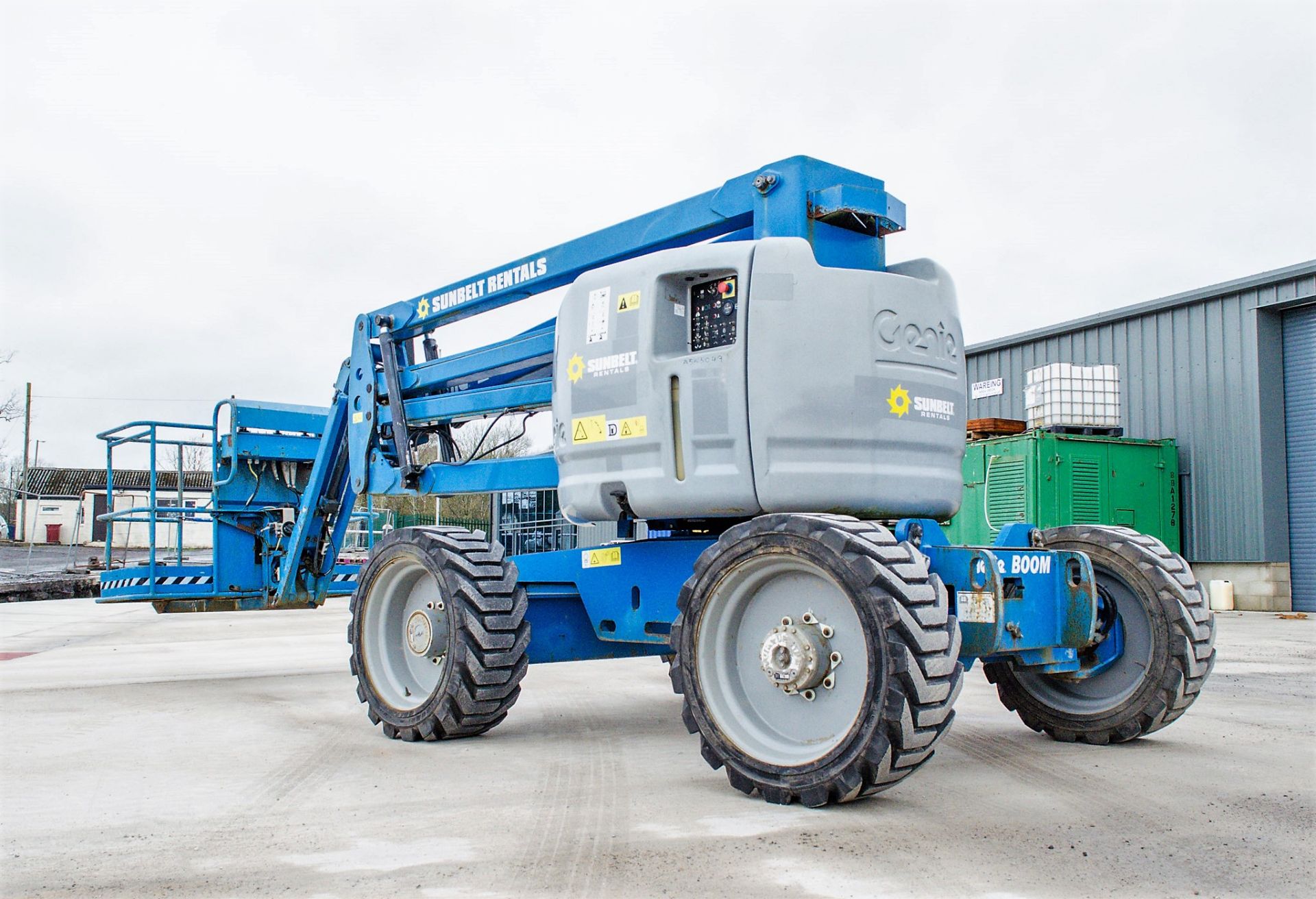 Genie Z-45/25 diesel driven articulated boom lift access platform Year: 2012 S/N: Z452512B-2012 - Image 4 of 16