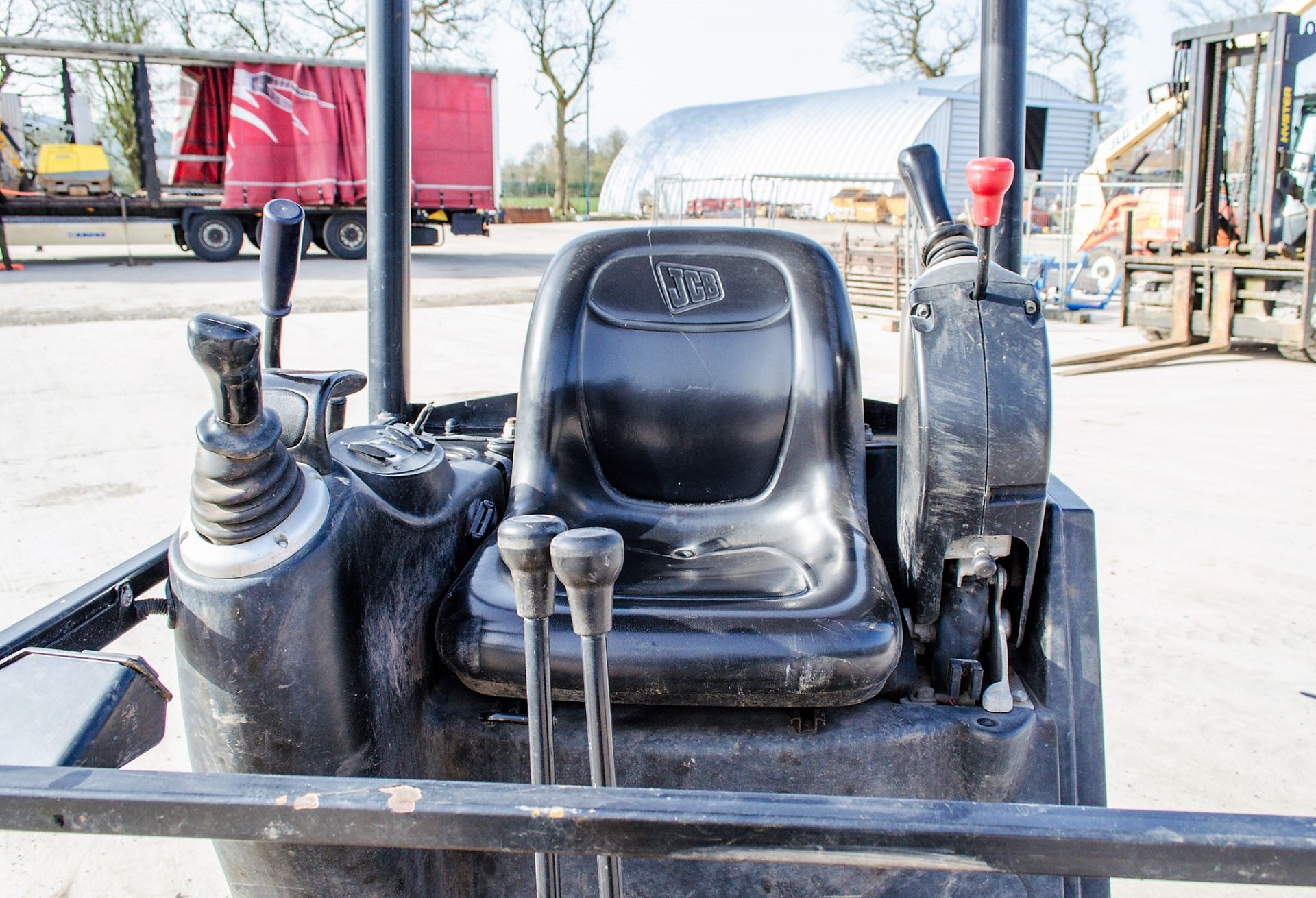 JCB 8014 CTS 1.5 tonne rubber tracked mini excavator Year: 2016 S/N: 2475227 Recorded Hours: 1133 - Image 16 of 18