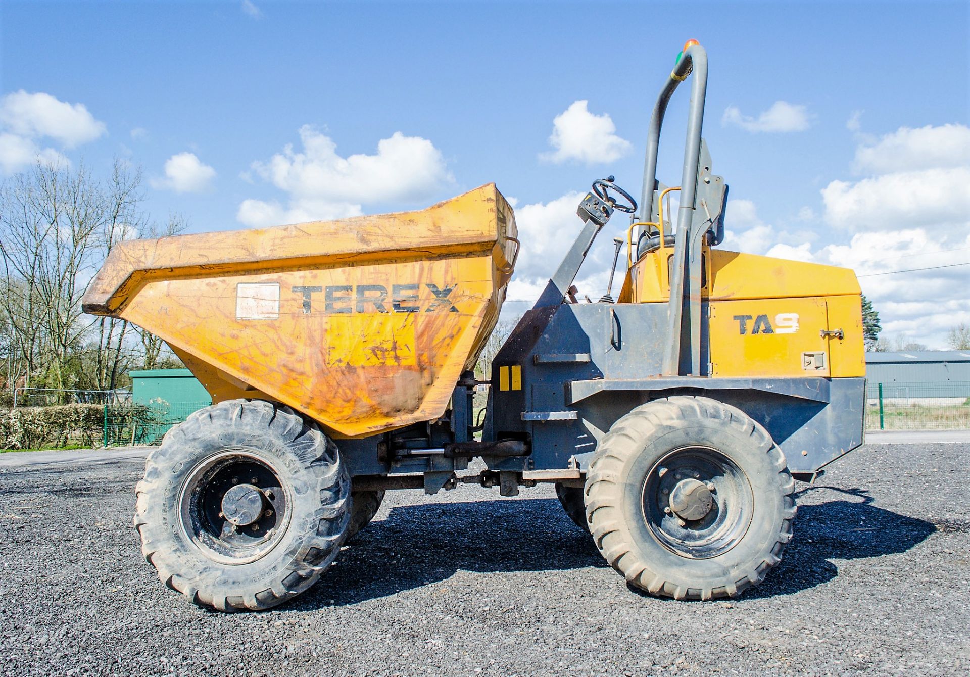 Benford Terex 9 tonne straight skip dumper Year: 2011 S/N: EB6MV2545 D1452 ** Engine smoking ** - Image 7 of 19