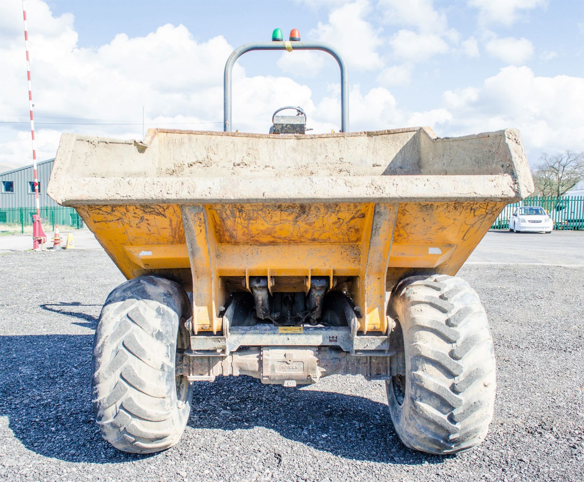 Benford Terex 9 tonne straight skip dumper Year: 2011 S/N: EB6MV2545 D1452 ** Engine smoking ** - Image 5 of 19