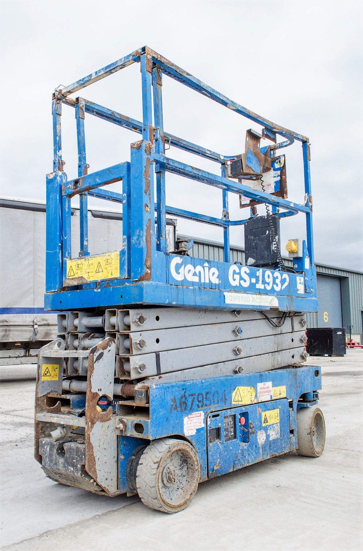 Genie GS1932 battery electric scissor lift access platform Year: 2015 S/N: 143848 Recorded Hours: