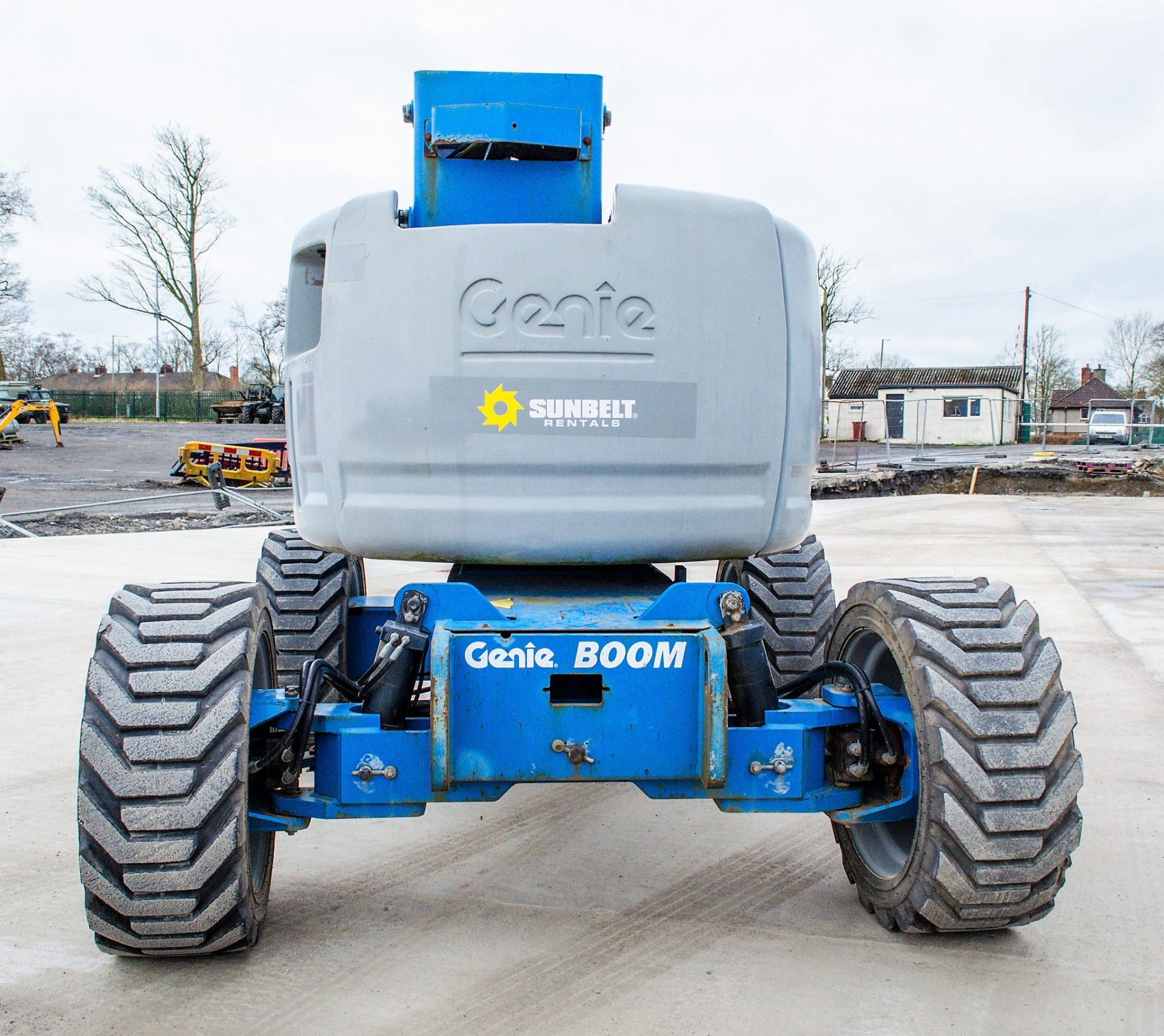 Genie Z-45/25 diesel driven articulated boom lift access platform Year: 2012 S/N: Z452512B-2012 - Image 6 of 16