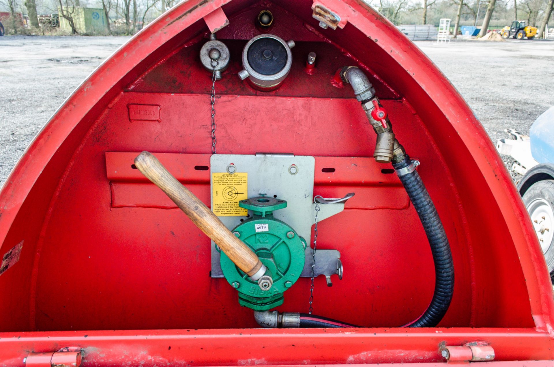 Western Abbi 950 litre fast tow mobile bunded fuel bowser c/w manual pump 1402-0810 ** No hose or - Image 3 of 3