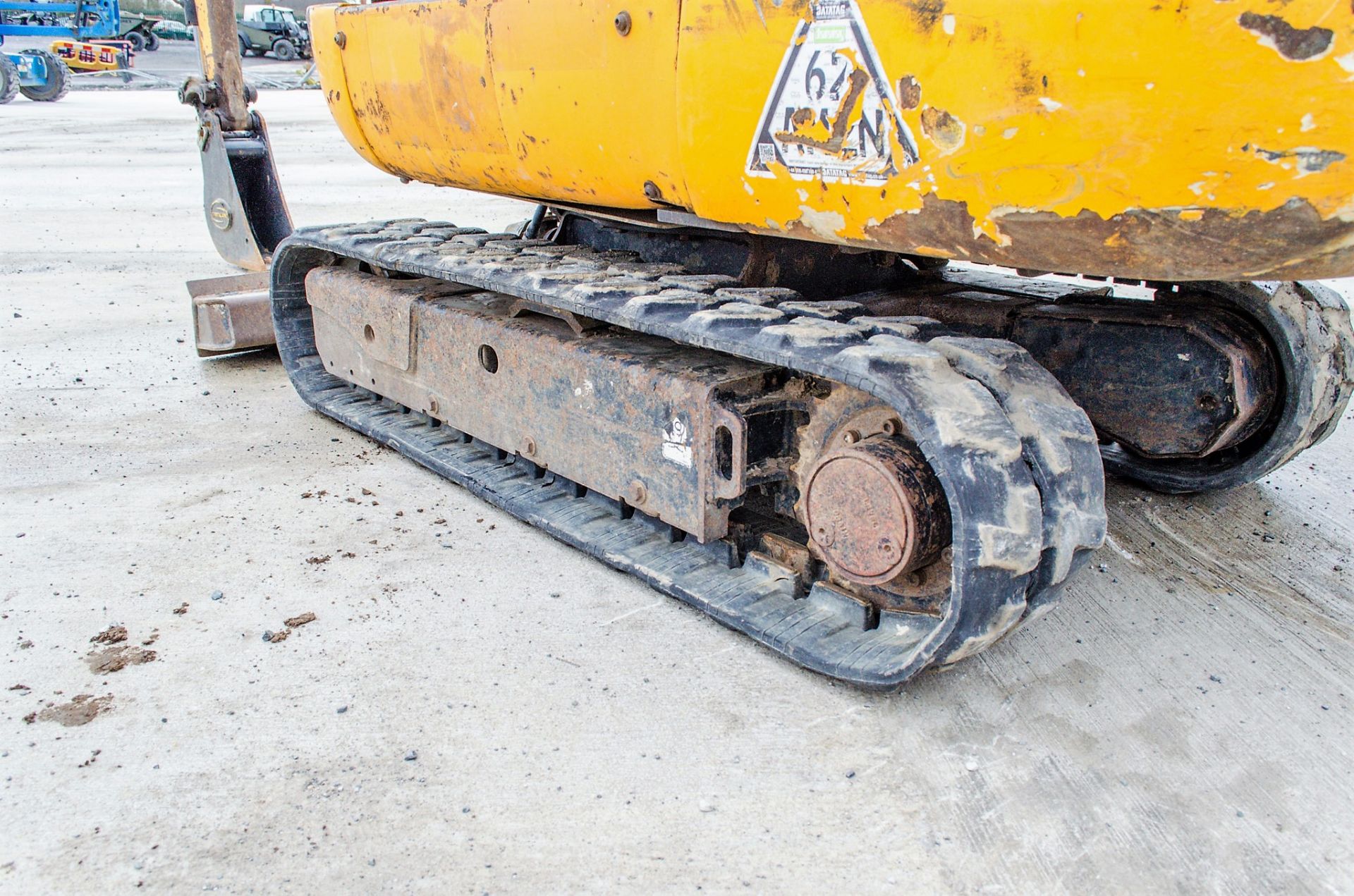 JCB 8016 1.5 tonne rubber tracked mini excavator Year: 2015 S/N: 2071770 Recorded Hours: 1990 blade, - Image 10 of 18