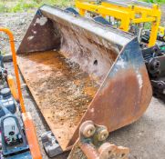 8ft telehandler bucket A643035