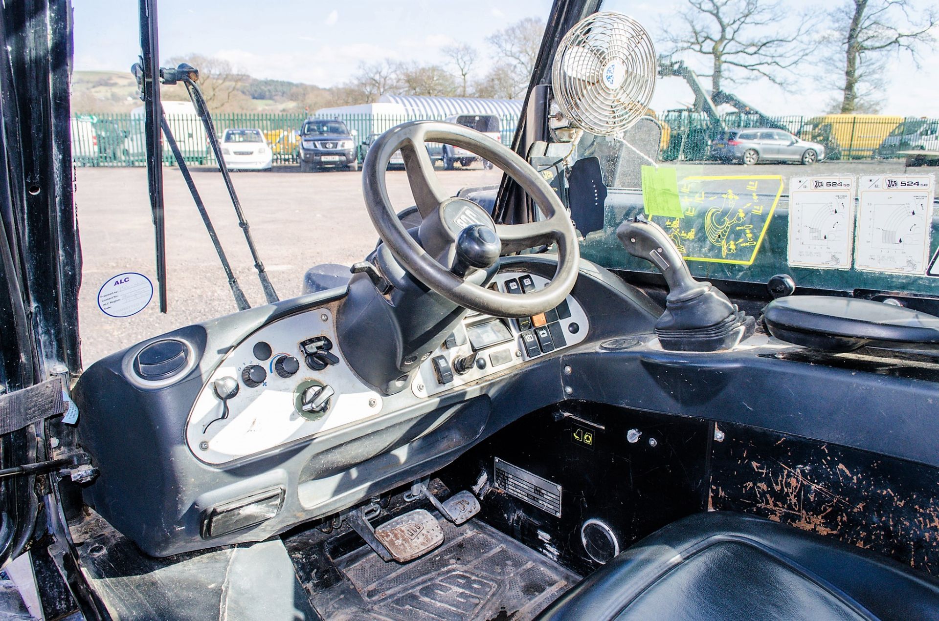 JCB 524-50 5 metre telescopic handler (EX MOD) Year: 2007 S/N: 1417664 Recorded Hours: 218 - Image 17 of 19