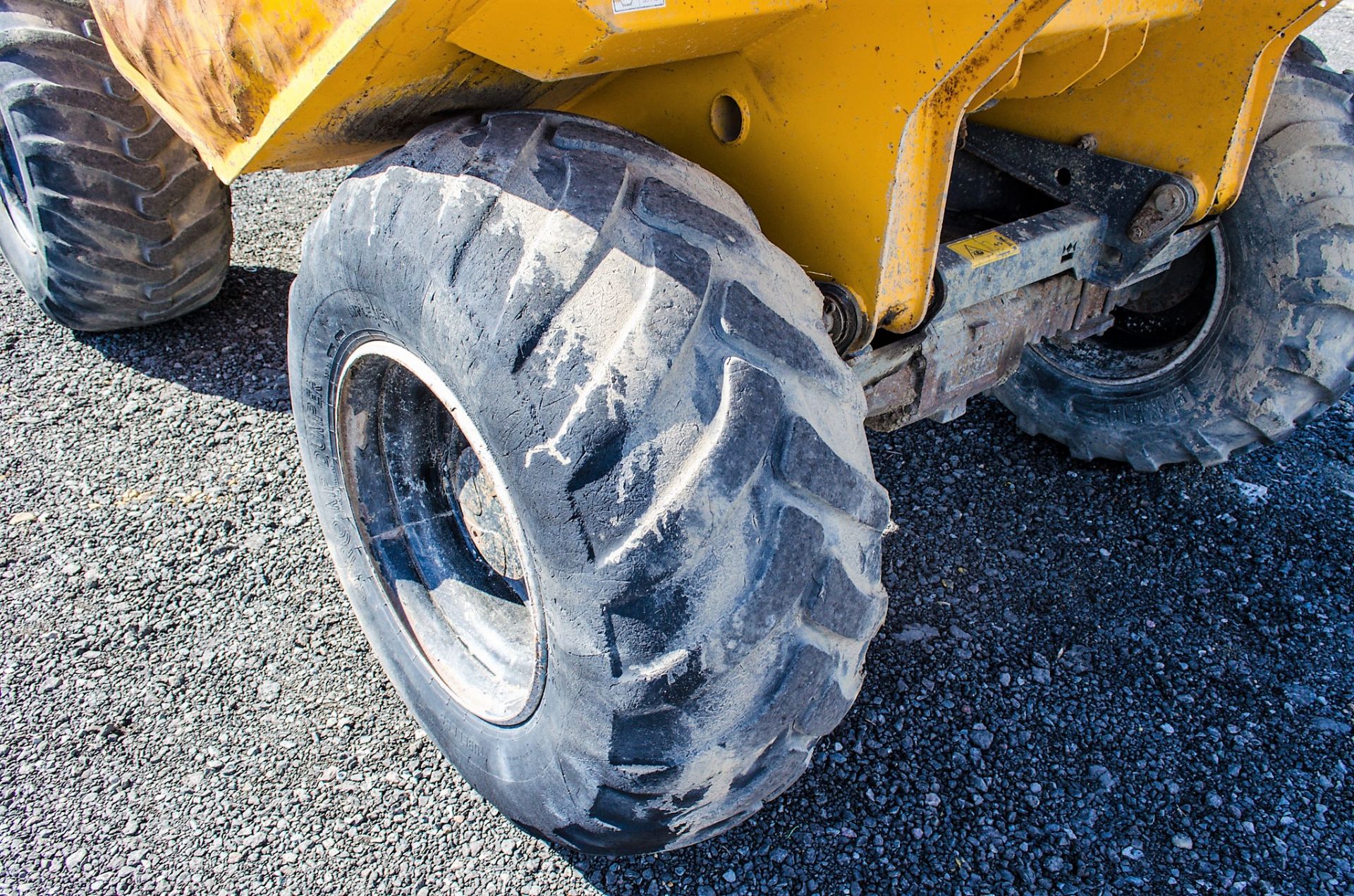 Benford Terex 9 tonne straight skip dumper Year: 2011 S/N: EB6MV2545 D1452 ** Engine smoking ** - Image 15 of 19