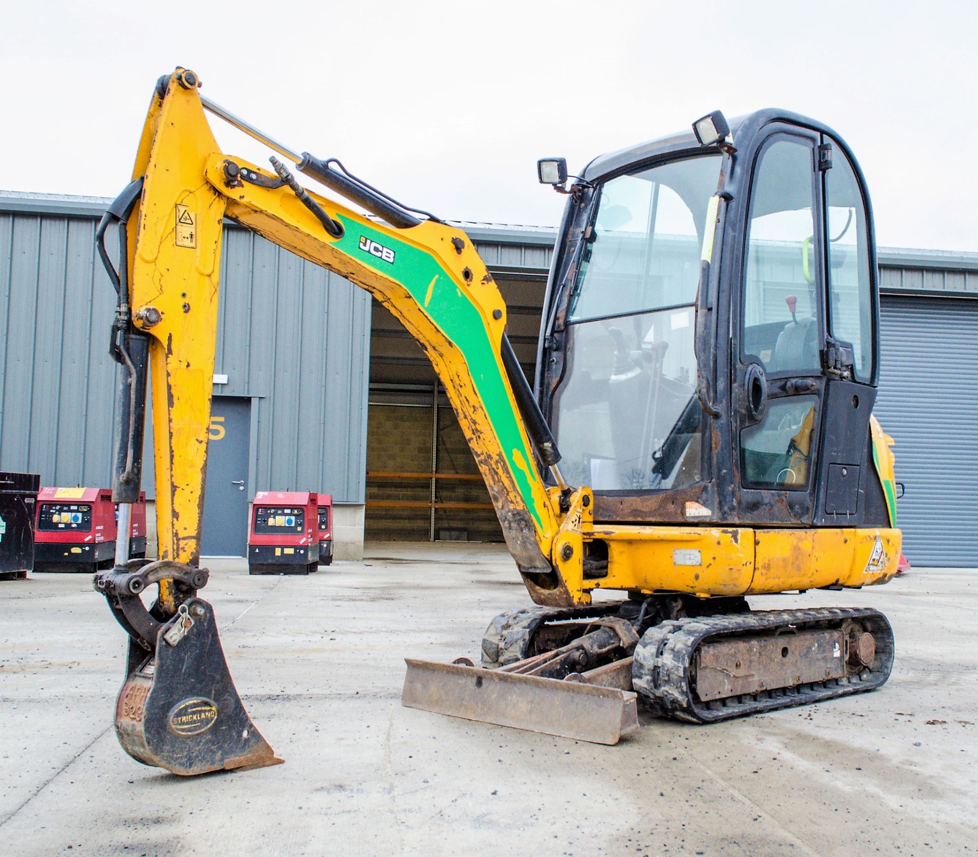 JCB 8016 1.5 tonne rubber tracked mini excavator Year: 2015 S/N: 2071770 Recorded Hours: 1990 blade,