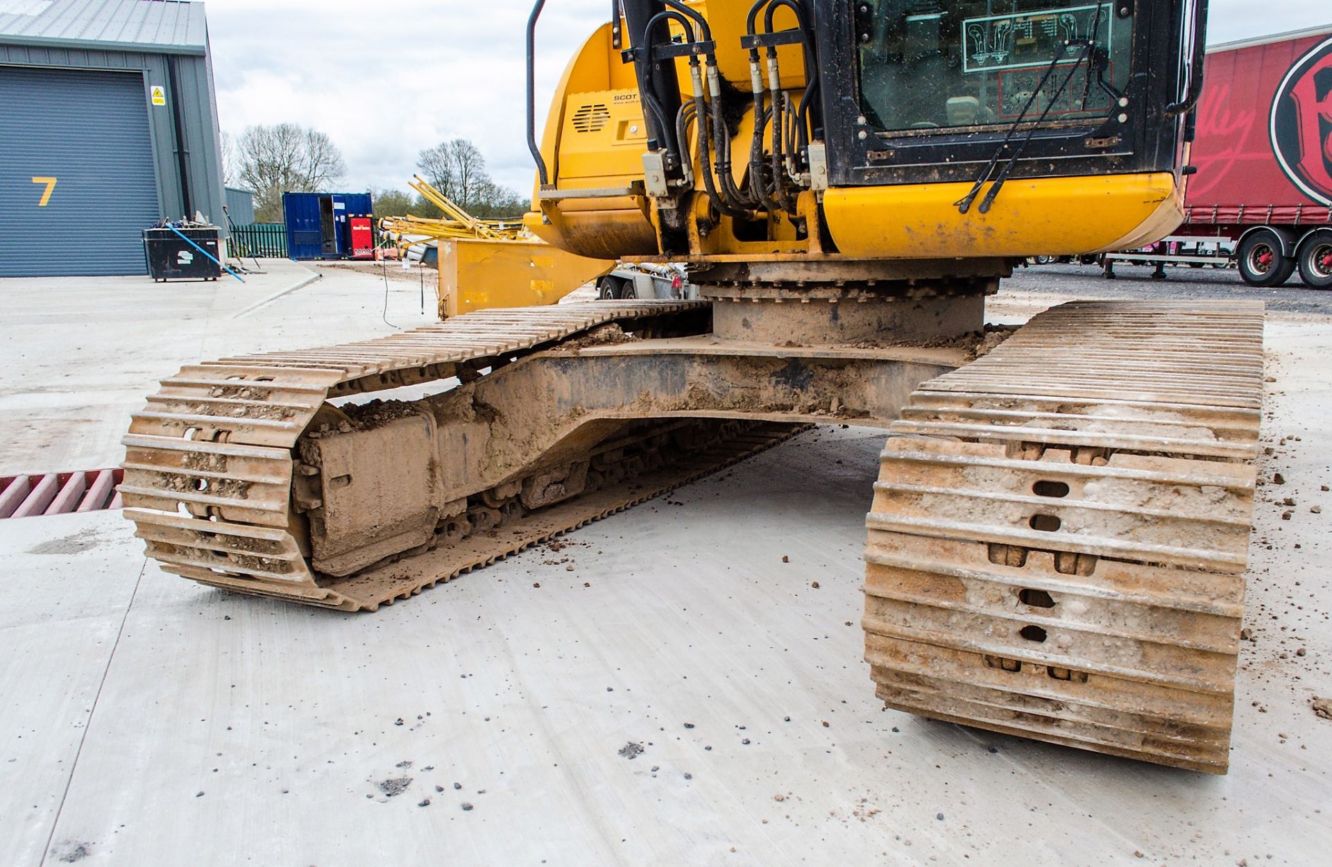 JCB JS 220 LC 22 tonne steel tracked excavator  Year: 2014 S/N: 02135730 Rec Hours: 7662 c/w 2 - Image 12 of 27