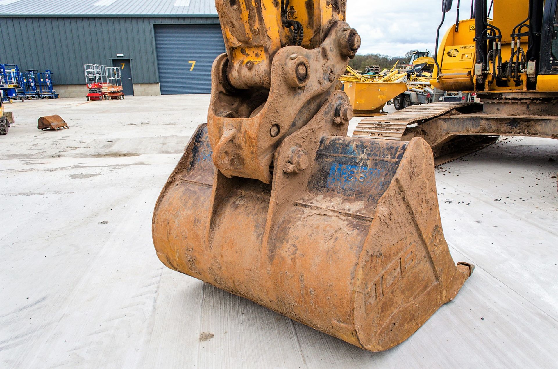 JCB JS 220 LC 22 tonne steel tracked excavator  Year: 2014 S/N: 02135730 Rec Hours: 7662 c/w 2 - Image 11 of 27