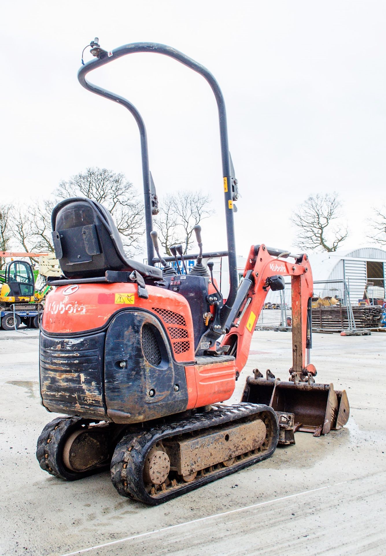 Kubota K008-3 0.8 tonne rubber tracked micro excavator Year: 2017 S/N: 29274 Recorded Hours: 1105 - Image 3 of 18