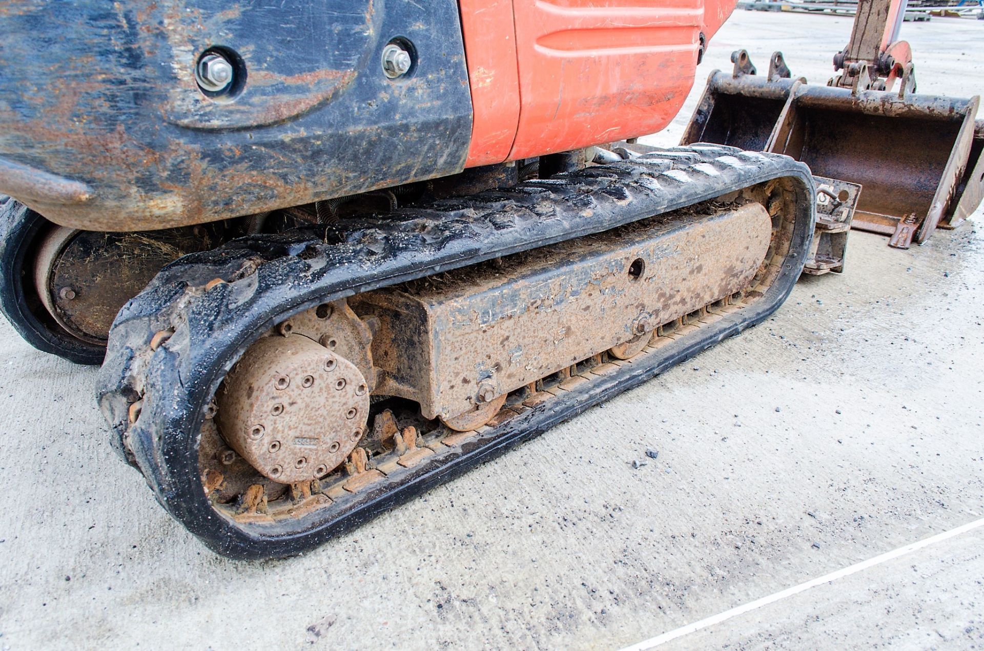 Kubota K008-3 0.8 tonne rubber tracked micro excavator Year: 2017 S/N: 29274 Recorded Hours: 1105 - Image 10 of 18