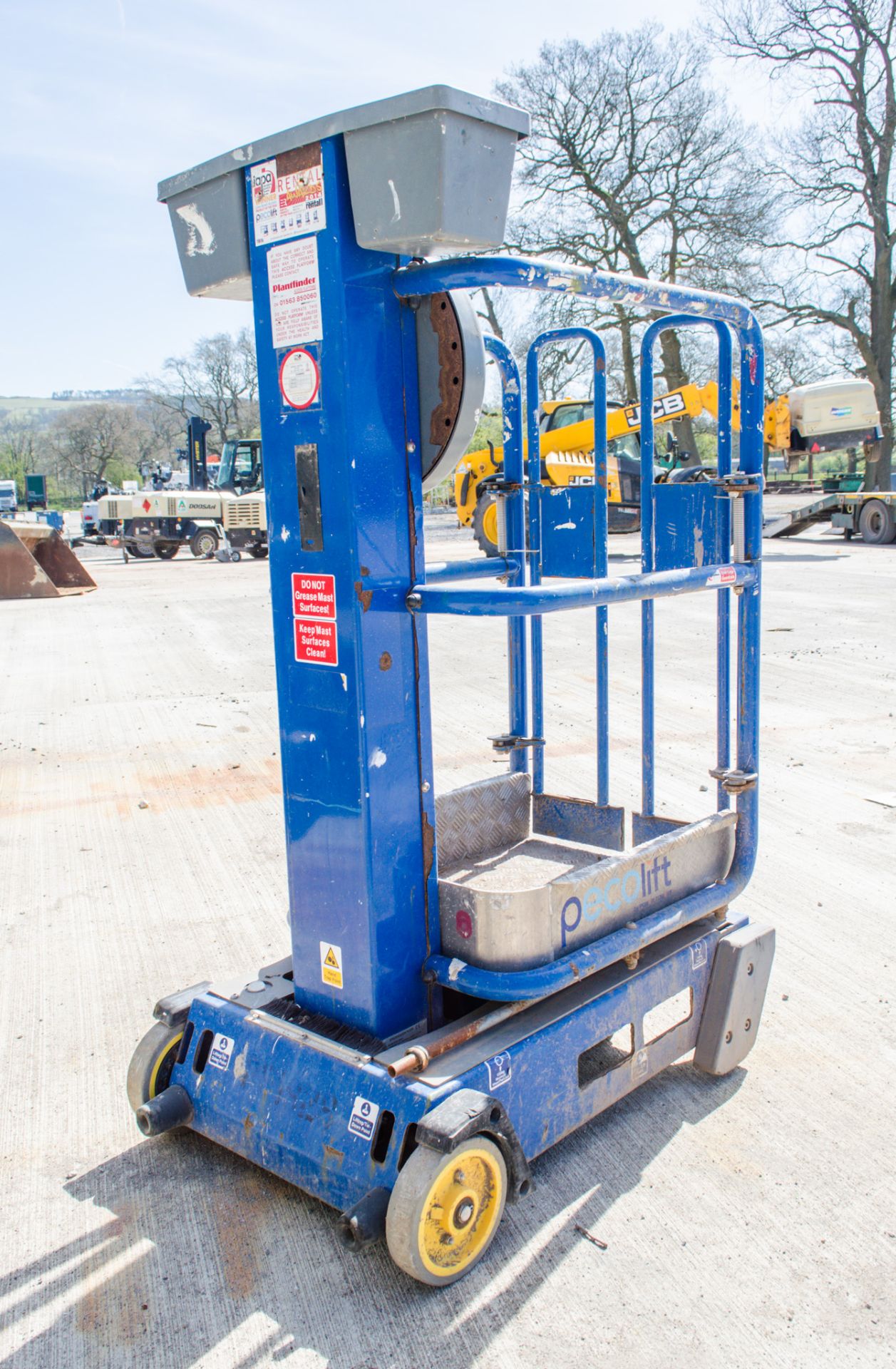Power Tower peco lift manual personell lift  PF1829 - Image 2 of 3