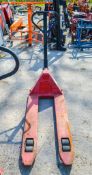 Hand hydraulic pallet truck