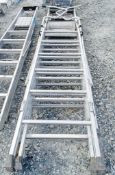 Aluminium extending step ladder/podium