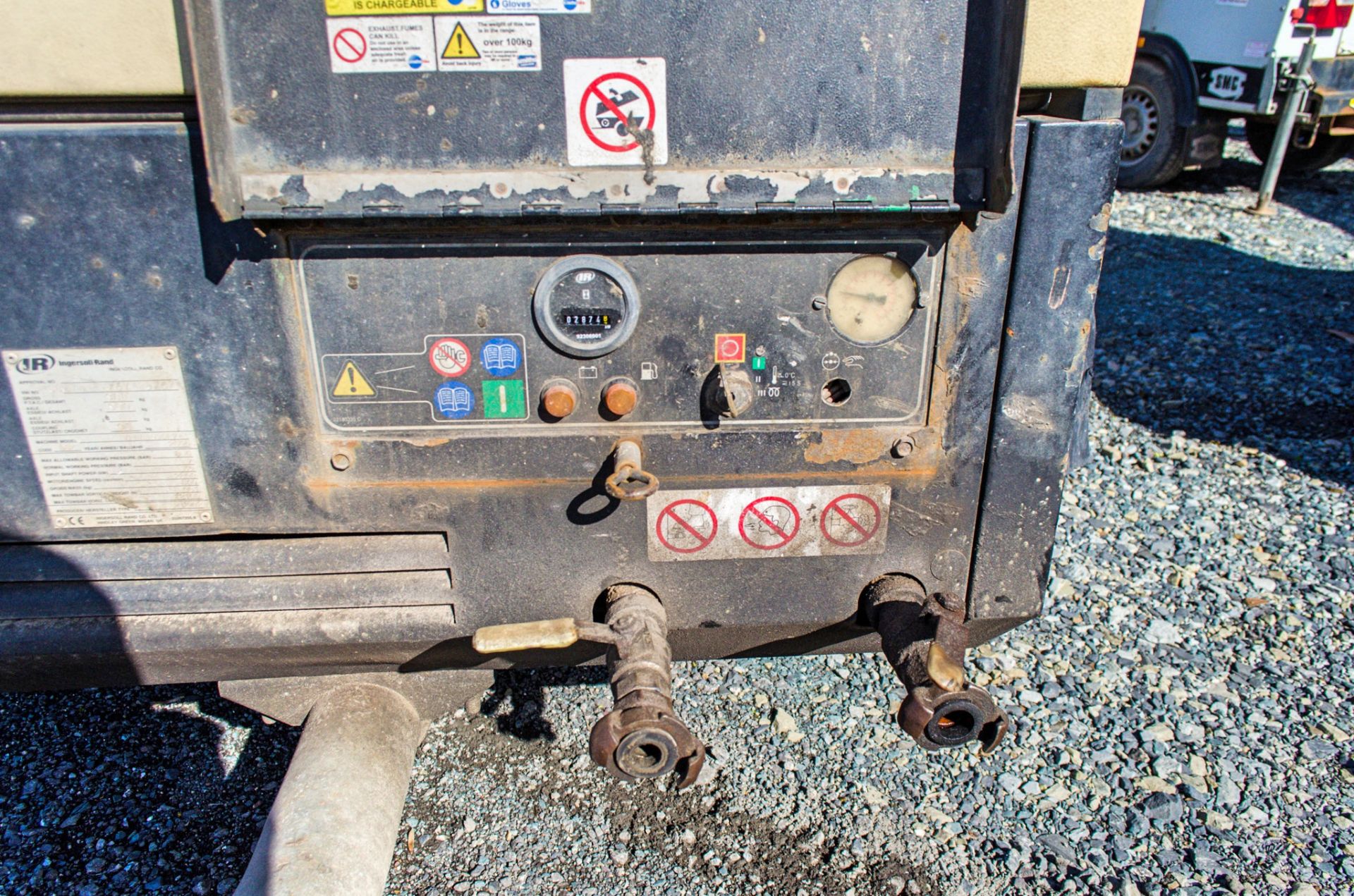 Ingersoll Rand 741 diesel driven fast tow mobile air compressor Year: 2006 S/N: 423267 Recorded - Image 3 of 4