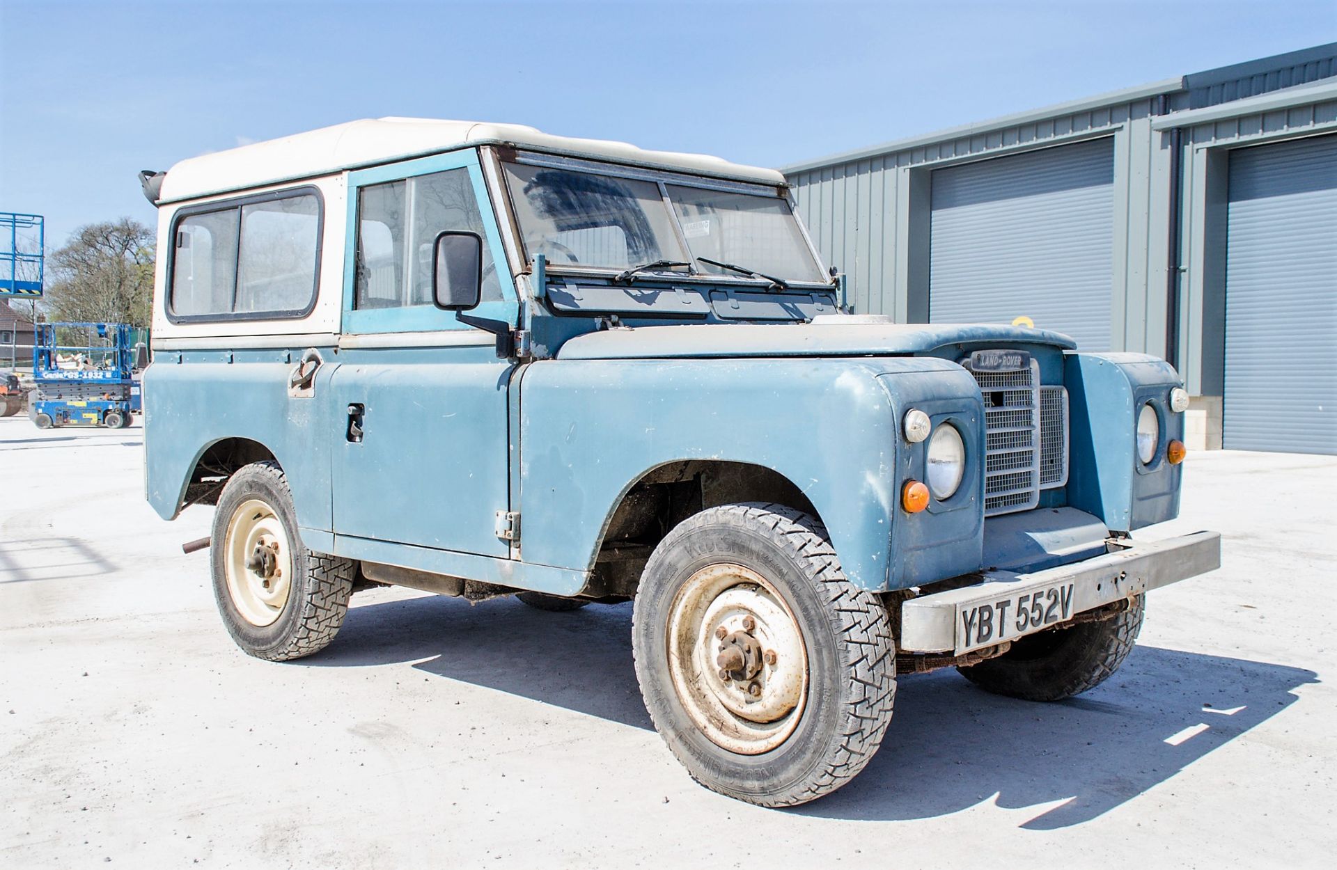 Land Rover 88 2286cc petrol 4wd utility vehicle Registration Number: YBT 552V Date of - Image 2 of 18