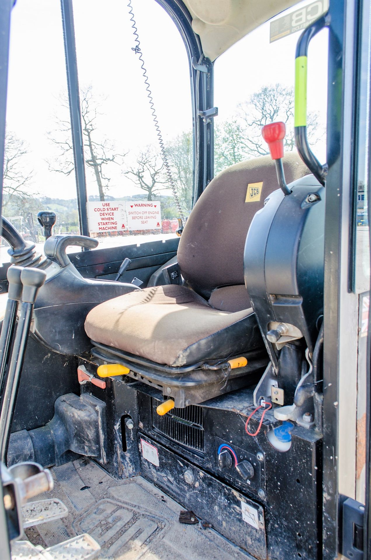 JCB 8030 ZTS 3 tonne rubber tracked mini excavator Year: 2014 S/N: 102116956 Recorded Hours: 2435 - Image 17 of 19