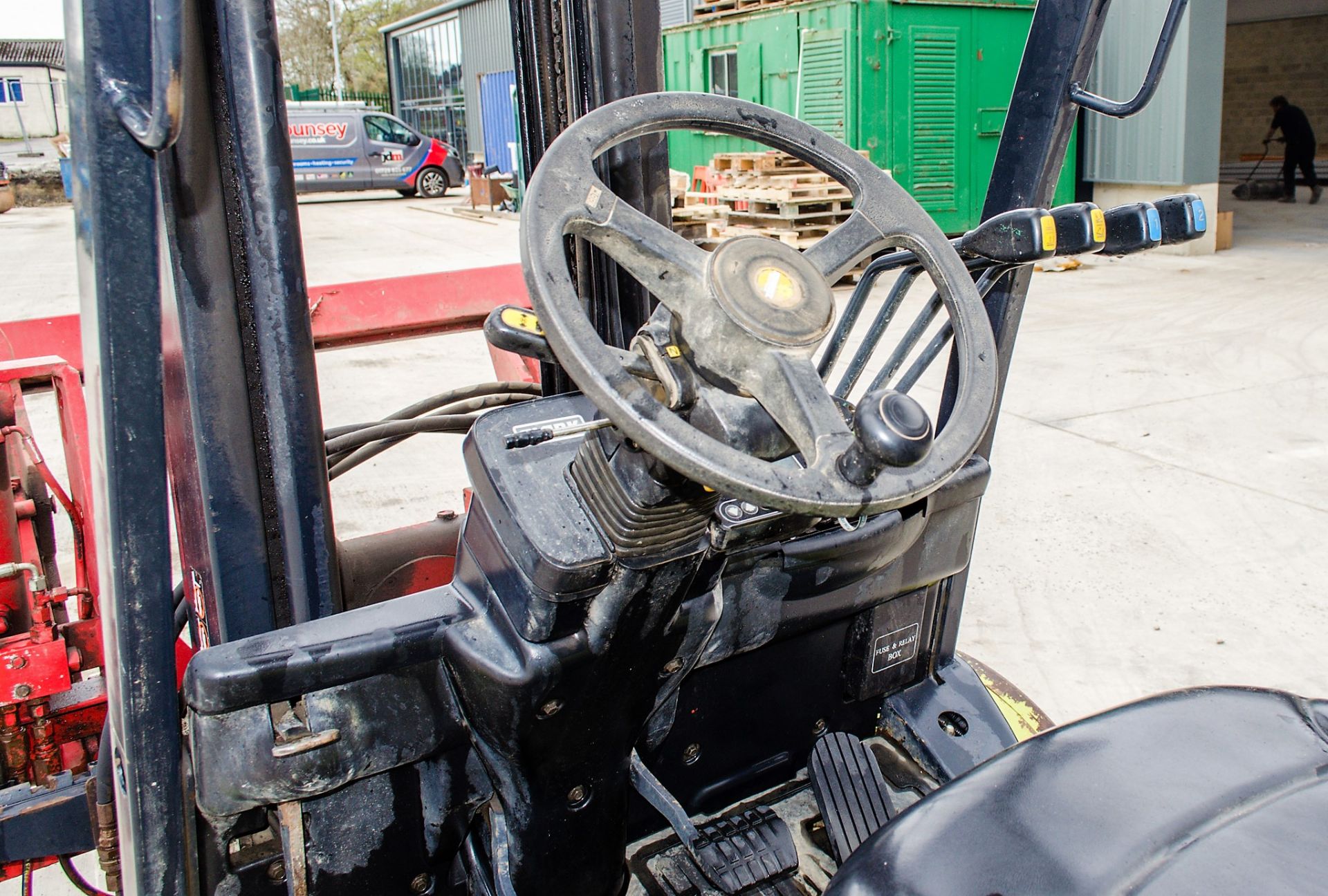 Clark C35D 3.5 tonne diesel fork lift truck Year: 2014 S/N: 542389 Recorded Hours: 2730 c/w - Image 15 of 18