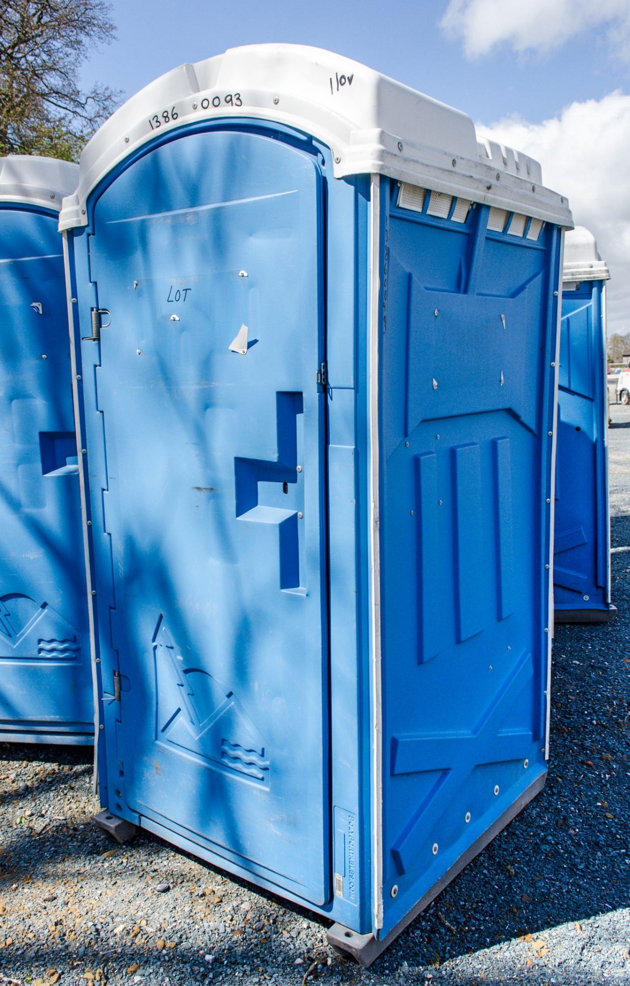 Plastic portable toilet