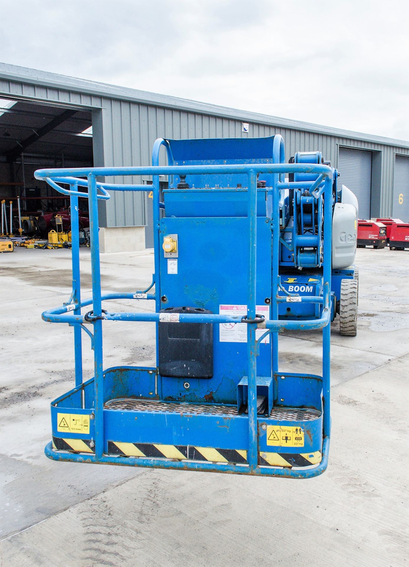 Genie Z40/23N RJ battery electric articulated boom access platform Year: 2014 S/N: Z40N14-2561 - Image 5 of 13