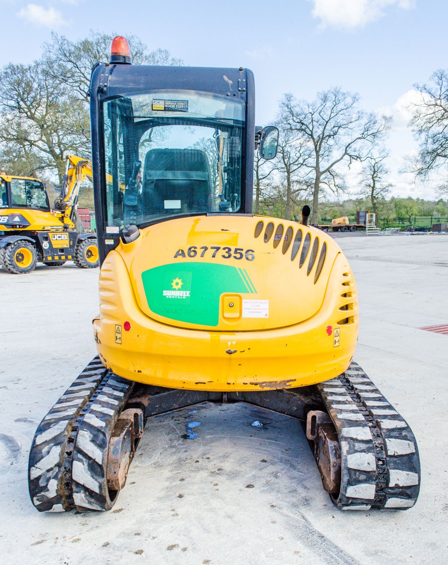 JCB 8055 5.5 tonne rubber tracked mini excavator  Year: 2015 S/N: 2426203 Recorded Hours: 2608 - Image 6 of 18