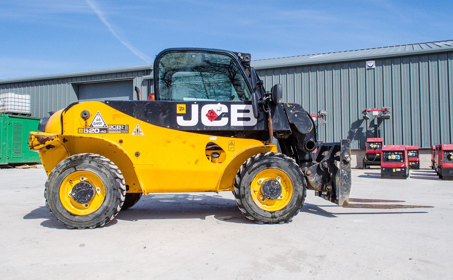 JCB 520-40 4 metre telescopic handler - Image 8 of 22