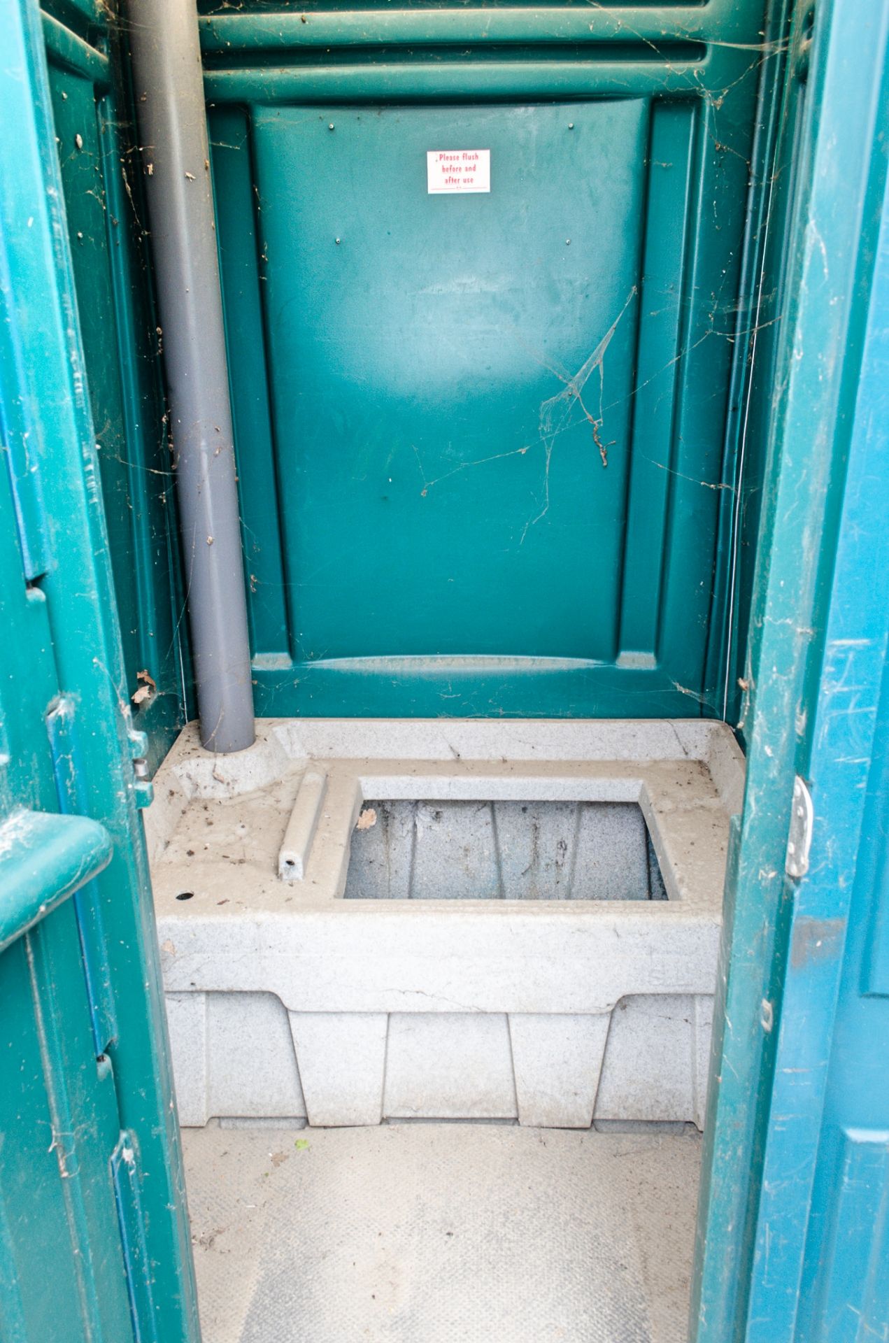 Plastic portable toilet - Image 3 of 3