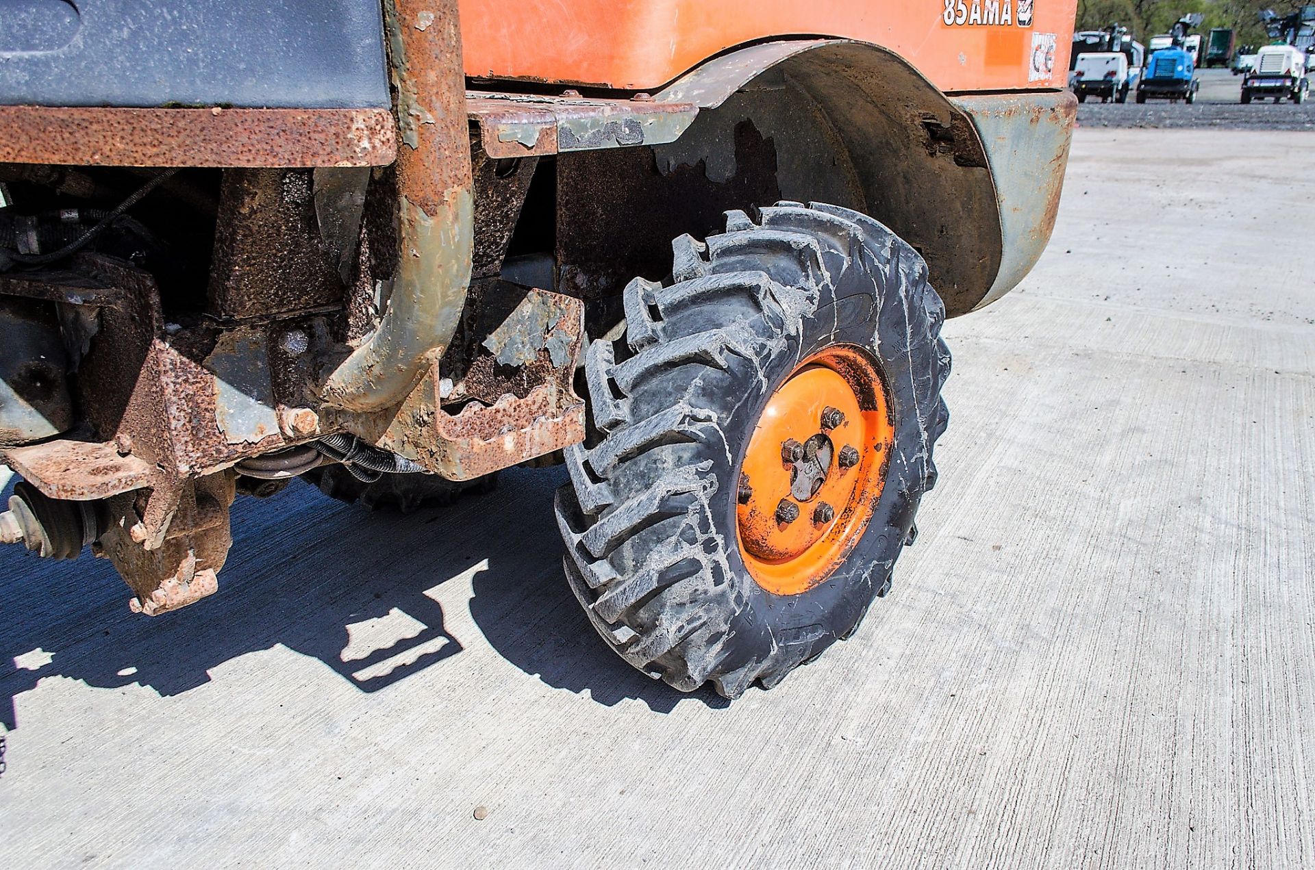 Ausa 85AMA 0.95 tonne hi tip dumper Year: 2004 S/N: 36583 Recorded Hours: 591 - Image 12 of 18