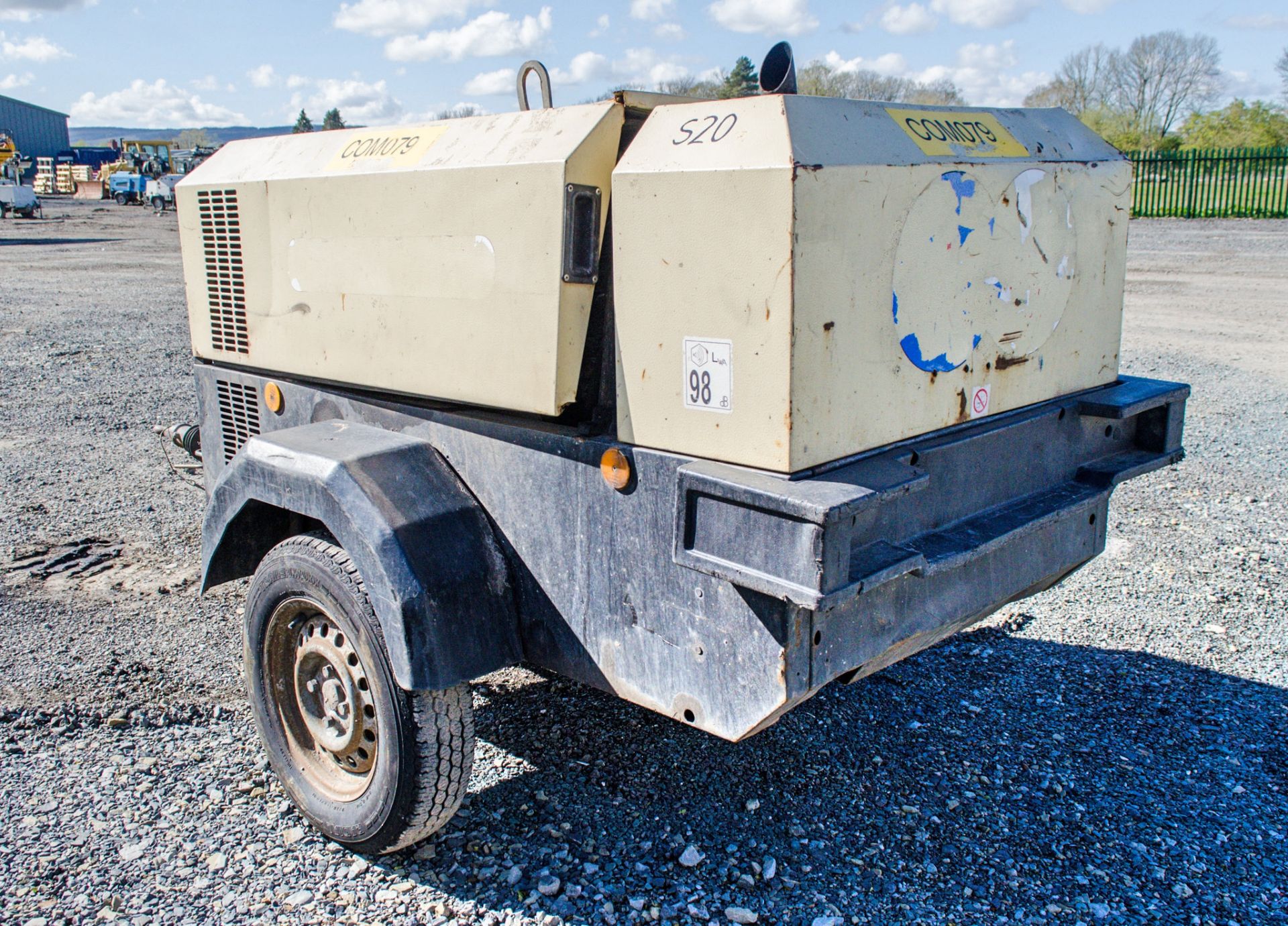 Ingersoll Rand 741 diesel driven fast tow mobile air compressor Year: 2006 S/N: 423267 Recorded - Image 2 of 4