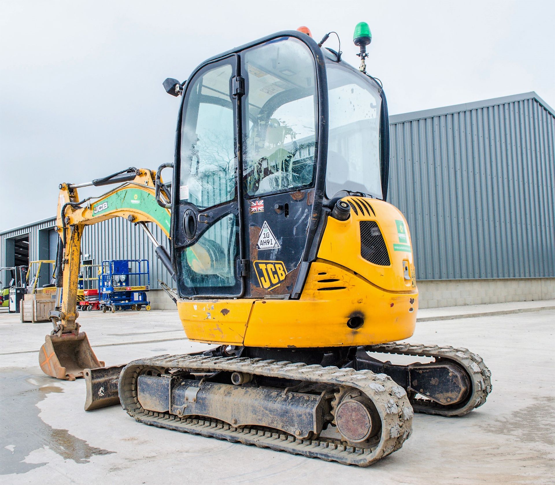 JCB 8025 ZTS 2.5 tonne rubber tracked mini excavator  Year: 2013 S/N: 2226198 Recorded Hours: 2648 - Image 4 of 17