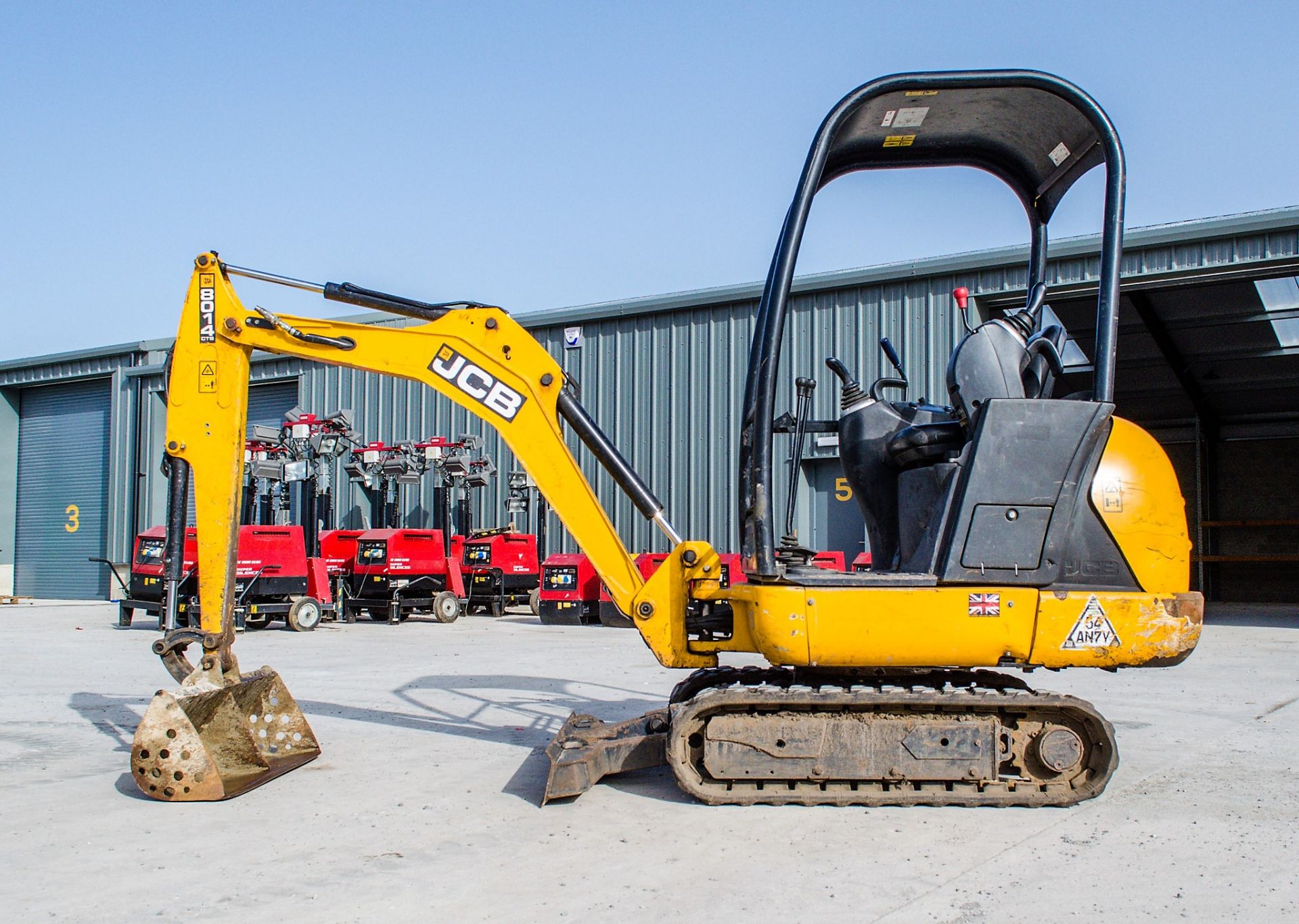 JCB 8014 CTS 1.5 tonne rubber tracked mini excavator Year: 2016 S/N: 2475227 Recorded Hours: 1133 - Image 7 of 18