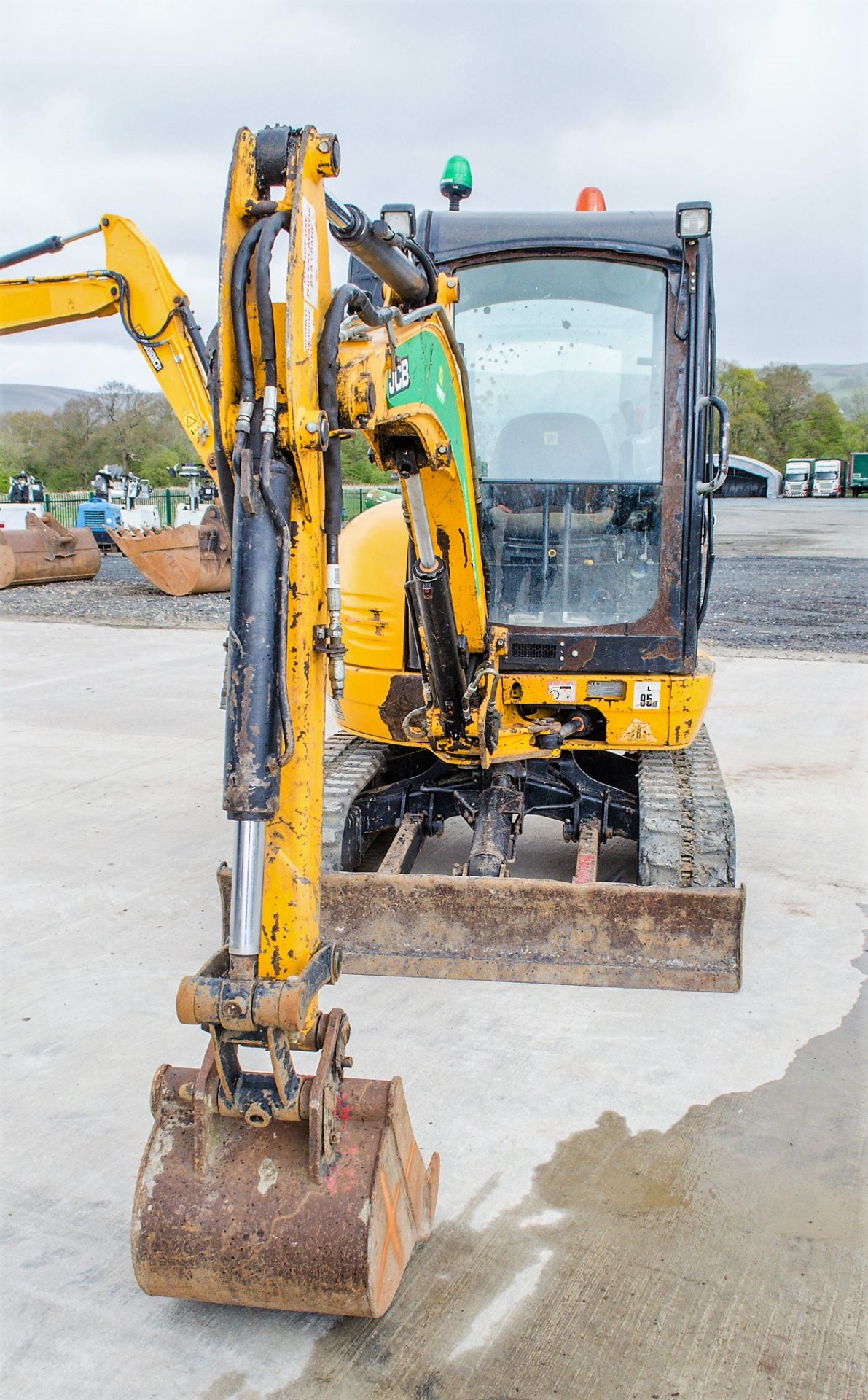 JCB 8025 ZTS 2.5 tonne rubber tracked mini excavator  Year: 2013 S/N: 2226198 Recorded Hours: 2648 - Image 5 of 17