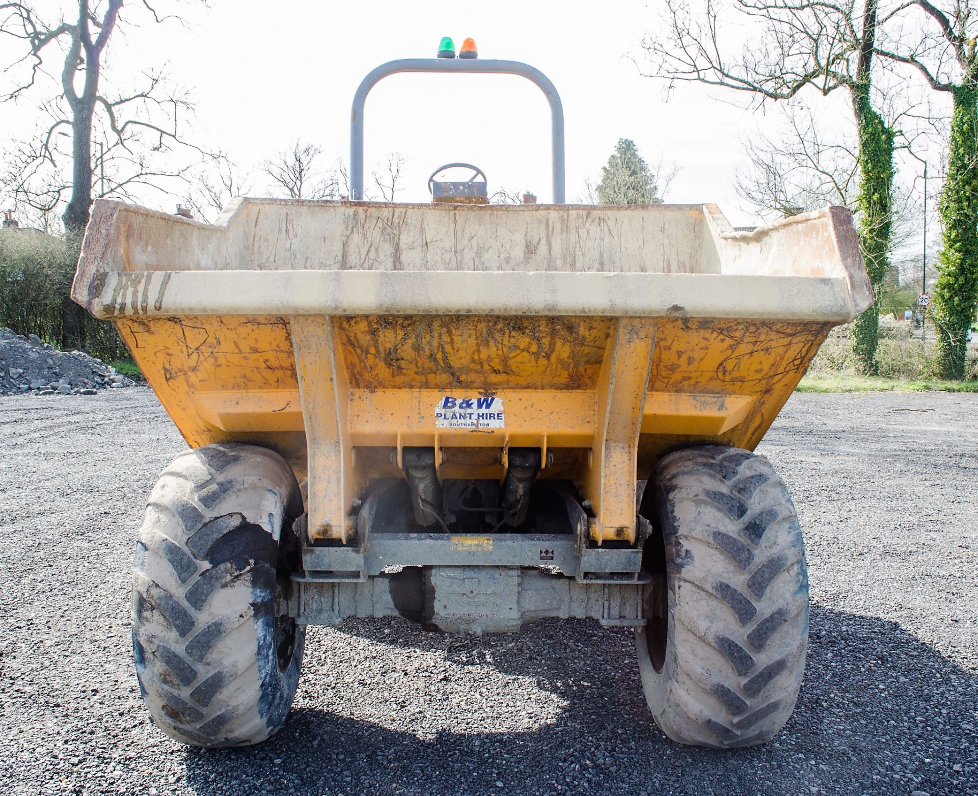 Terex 9 tonne straight skip dumper Year: 2011 S/N: BBMV2940 Recorded Hours: Not displayed D1465 - Image 5 of 21